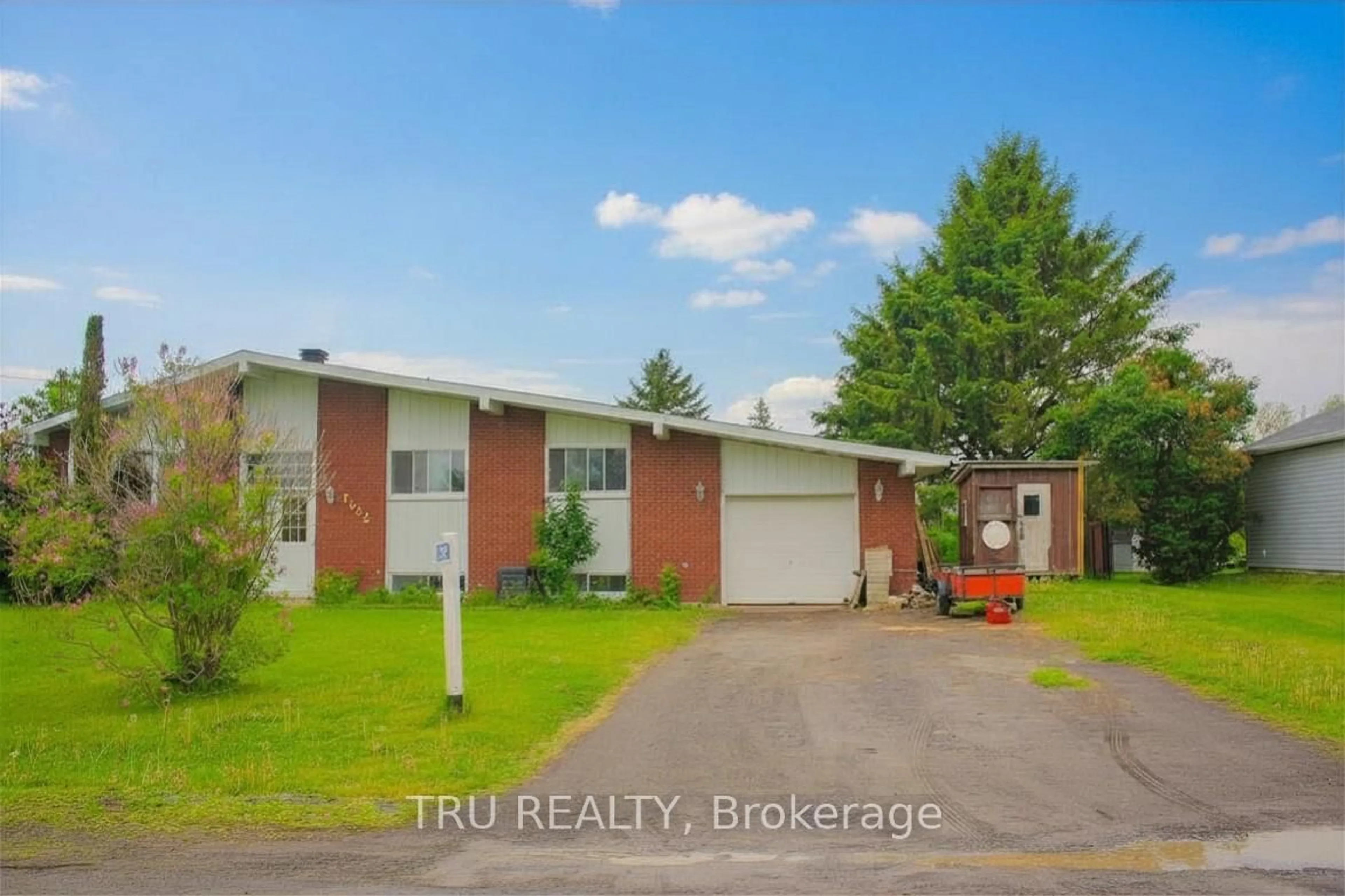 Unknown for 2422 Ouellette Rd, Clarence-Rockland Ontario K0A 3N0