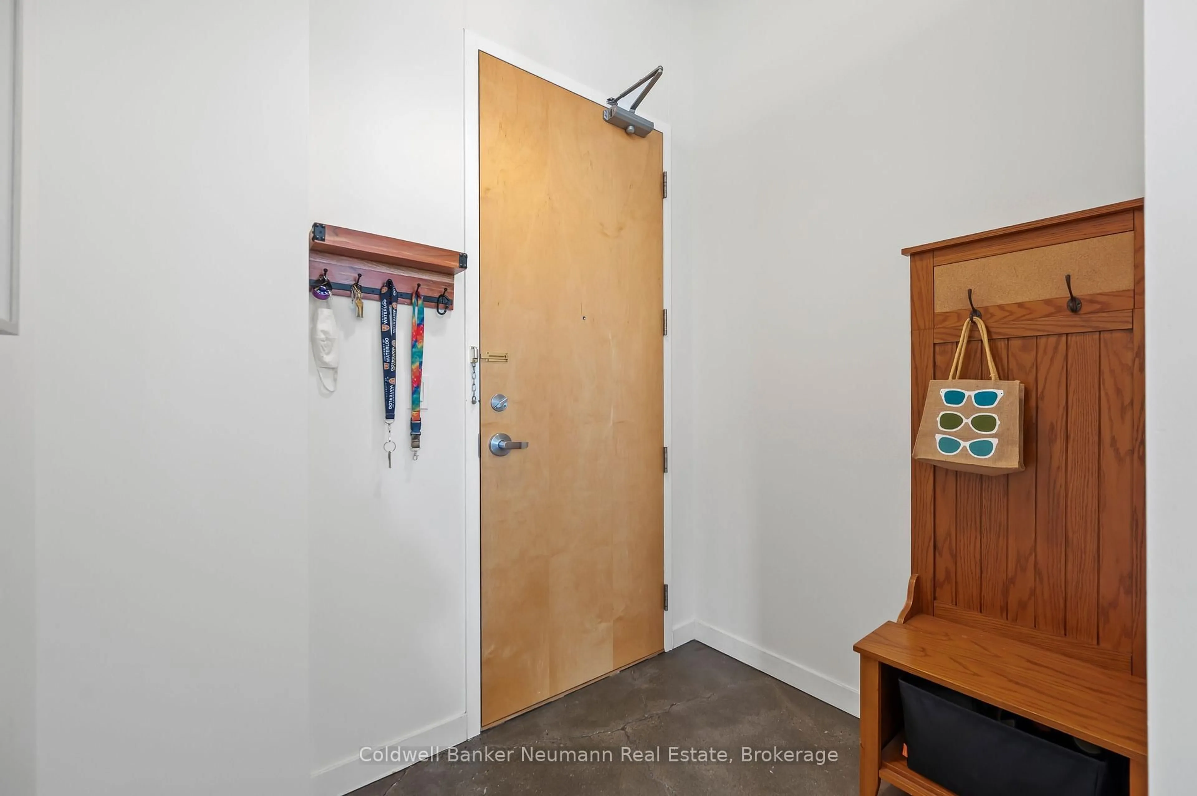 Indoor entryway for 404 King St #308, Kitchener Ontario N2G 2L5