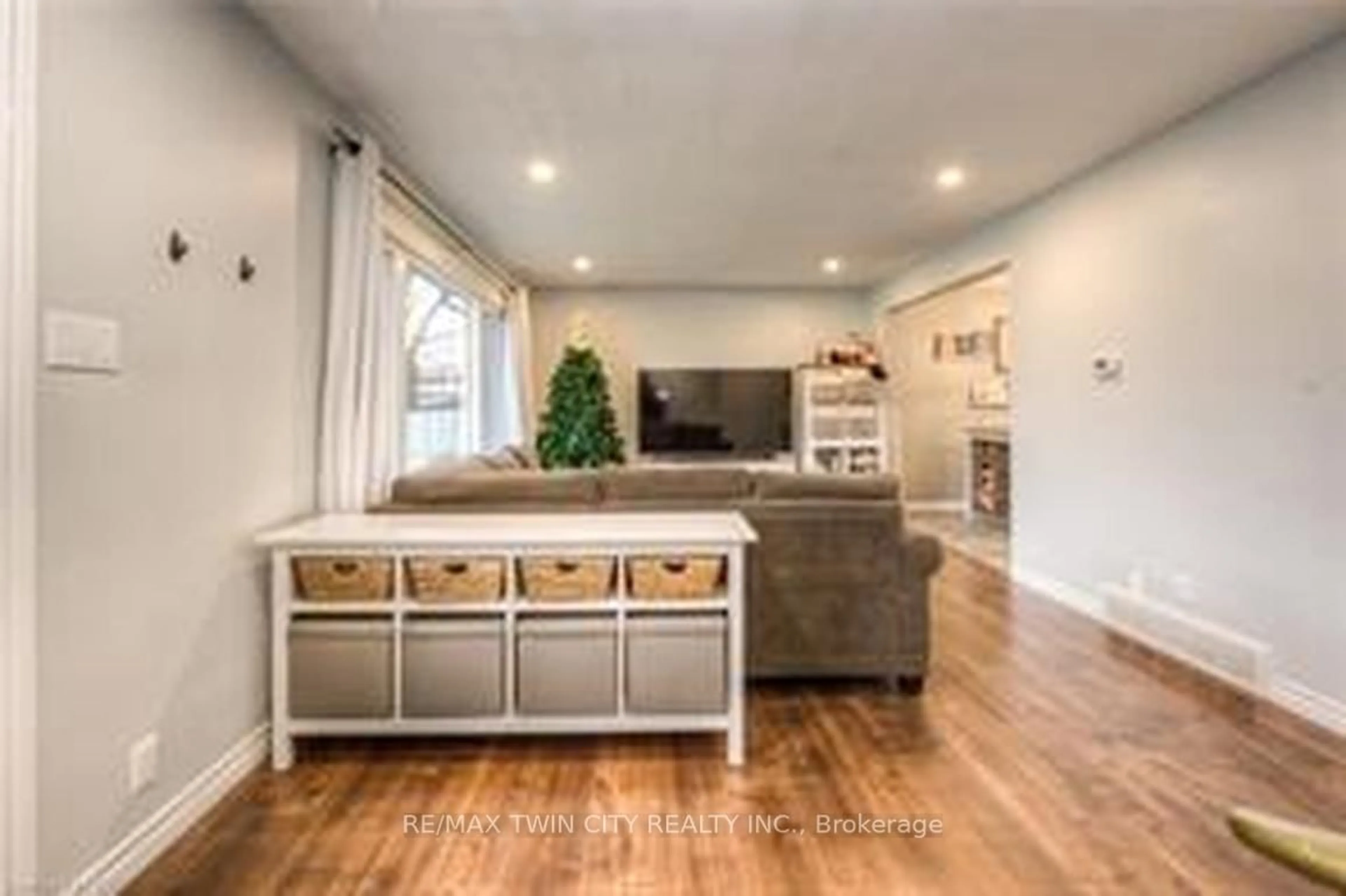 Living room with furniture, unknown for 382 Cyrus St, Cambridge Ontario N3H 1H3