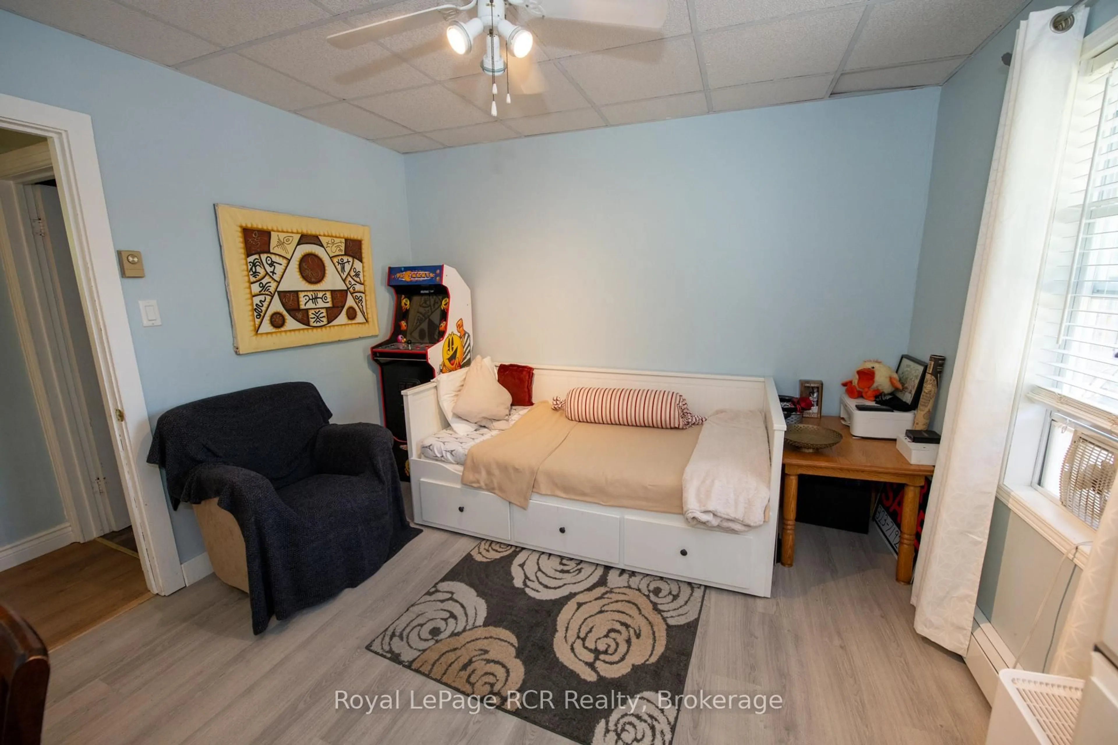 A pic of a room for 430 QUEEN STREET WEST St, Wellington North Ontario N0G 2L3