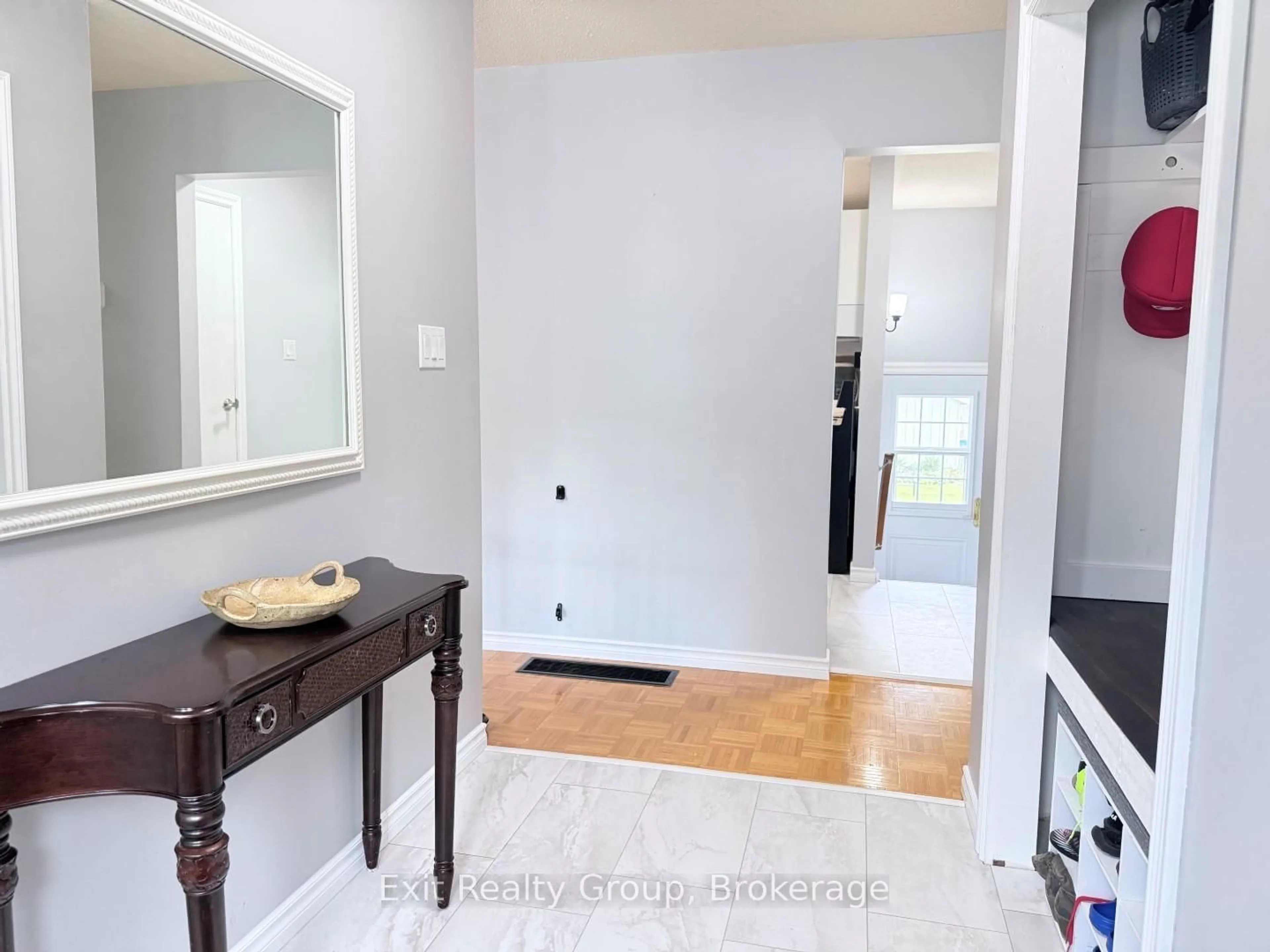 Indoor entryway for 177 West Front St, Stirling Ontario K0K 3E0