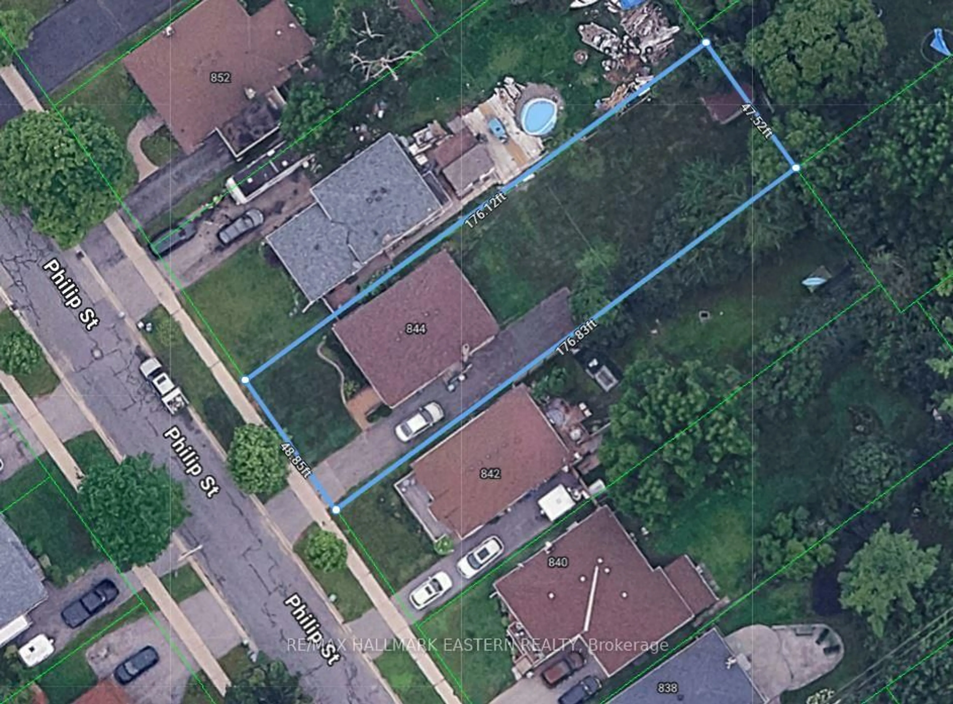 A pic from outside/outdoor area/front of a property/back of a property/a pic from drone, street for 844 Philip St, Peterborough Ontario K9H 6E2