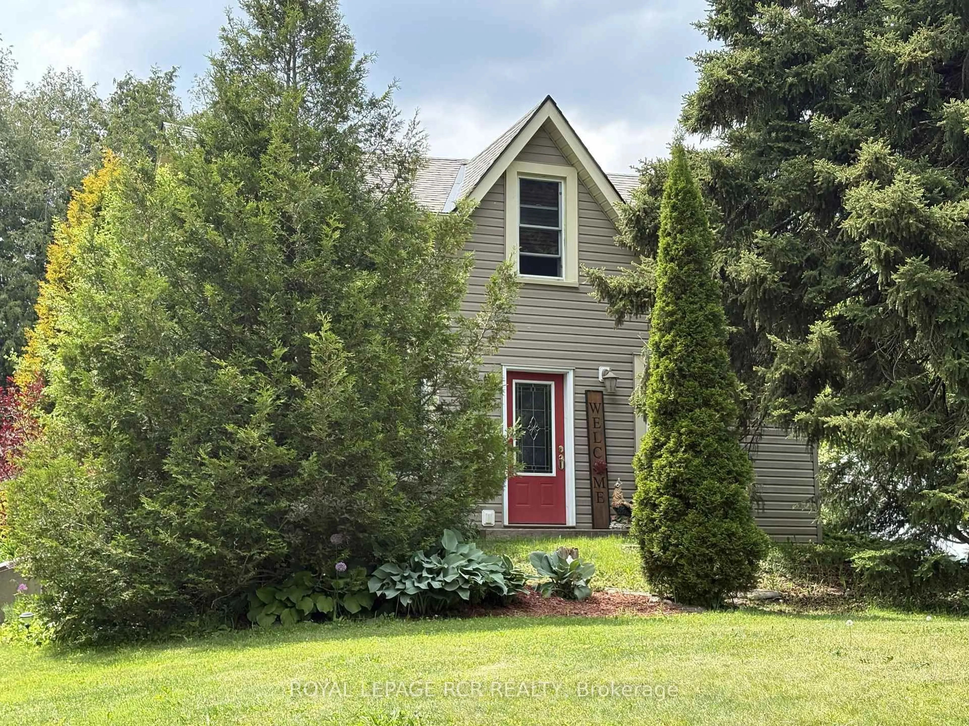 Home with vinyl exterior material, street for 475532 County Road 11 Rd, Amaranth Ontario L9V 1L1