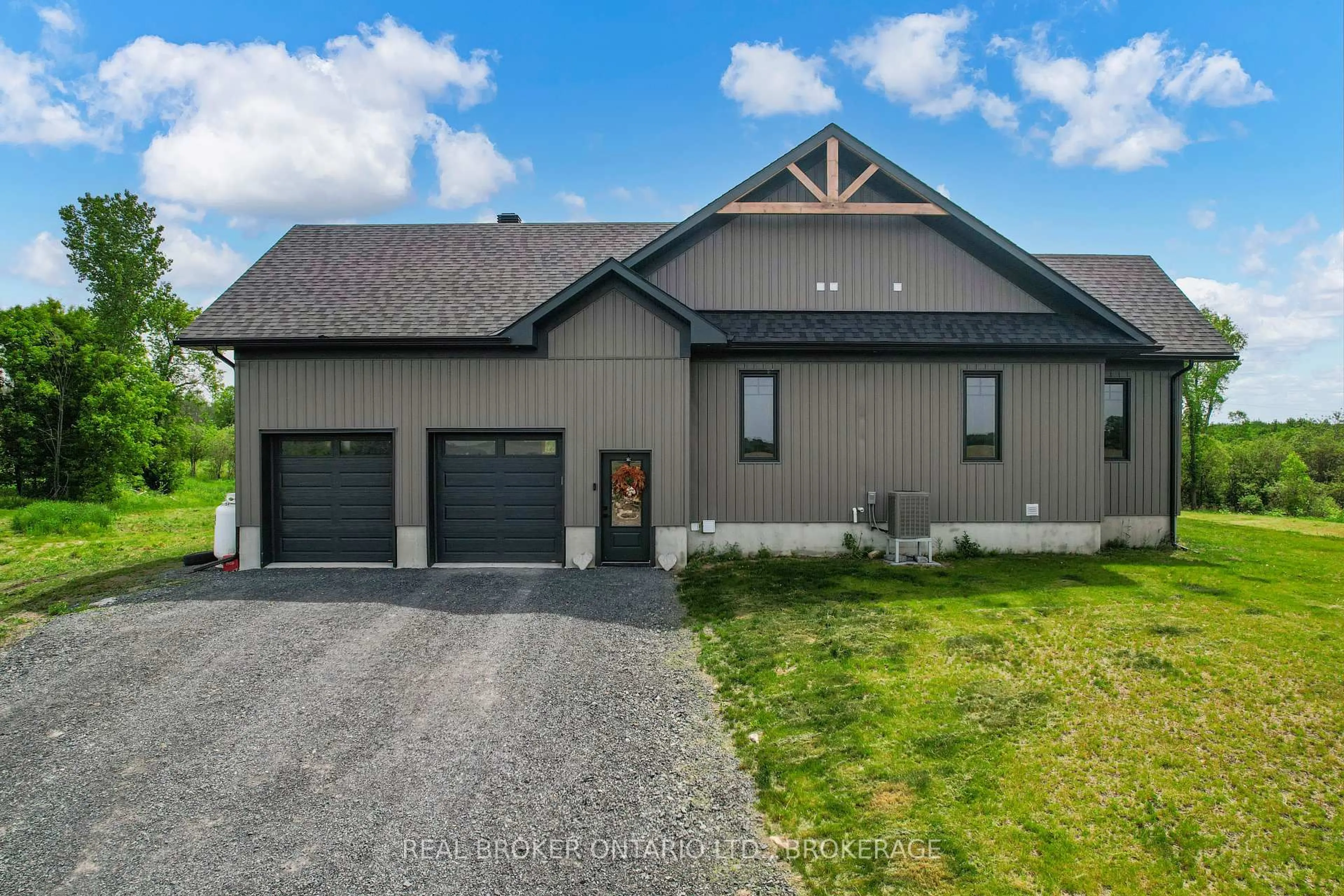 Unknown for 16119 Eamer Rd, South Stormont Ontario K0C 1R0