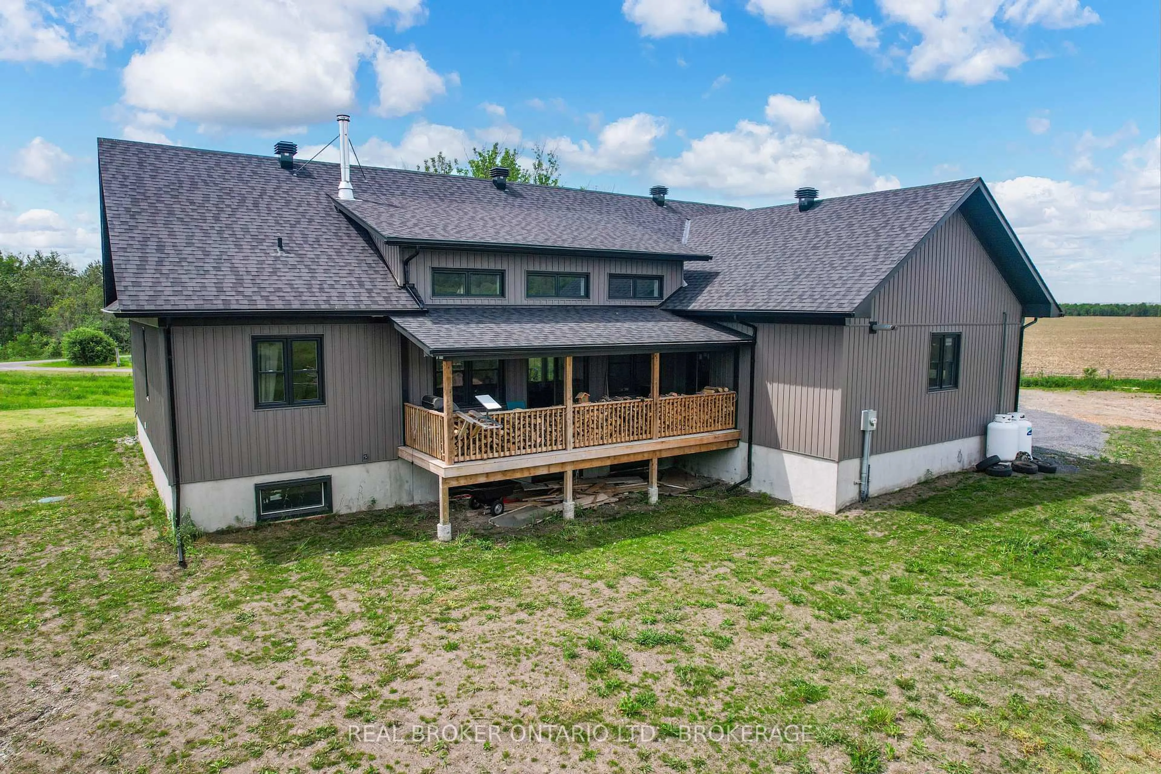 A pic from outside/outdoor area/front of a property/back of a property/a pic from drone, building for 16119 Eamer Rd, South Stormont Ontario K0C 1R0