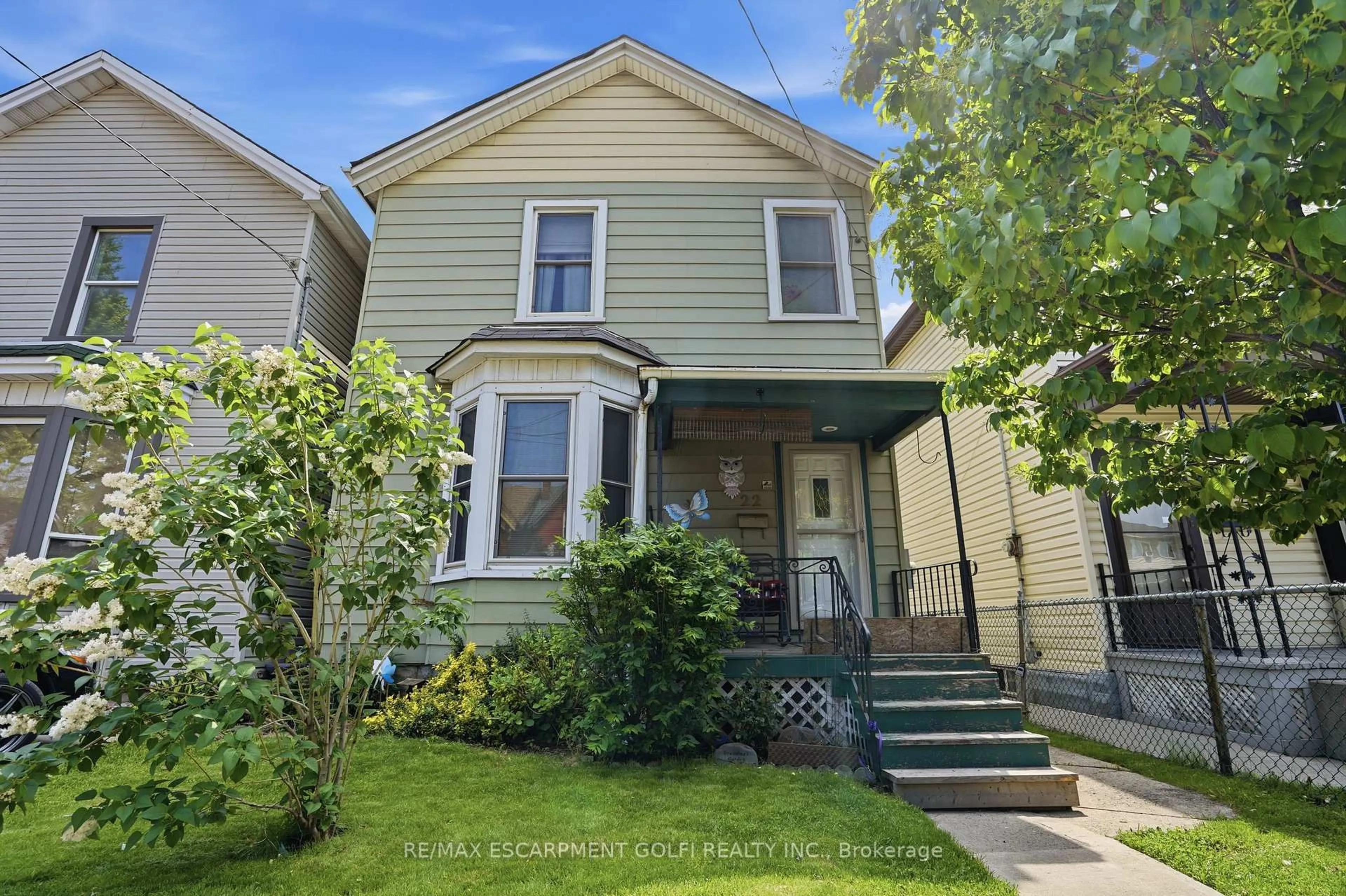 Home with vinyl exterior material, street for 22 Cheever St, Hamilton Ontario L8L 5R7