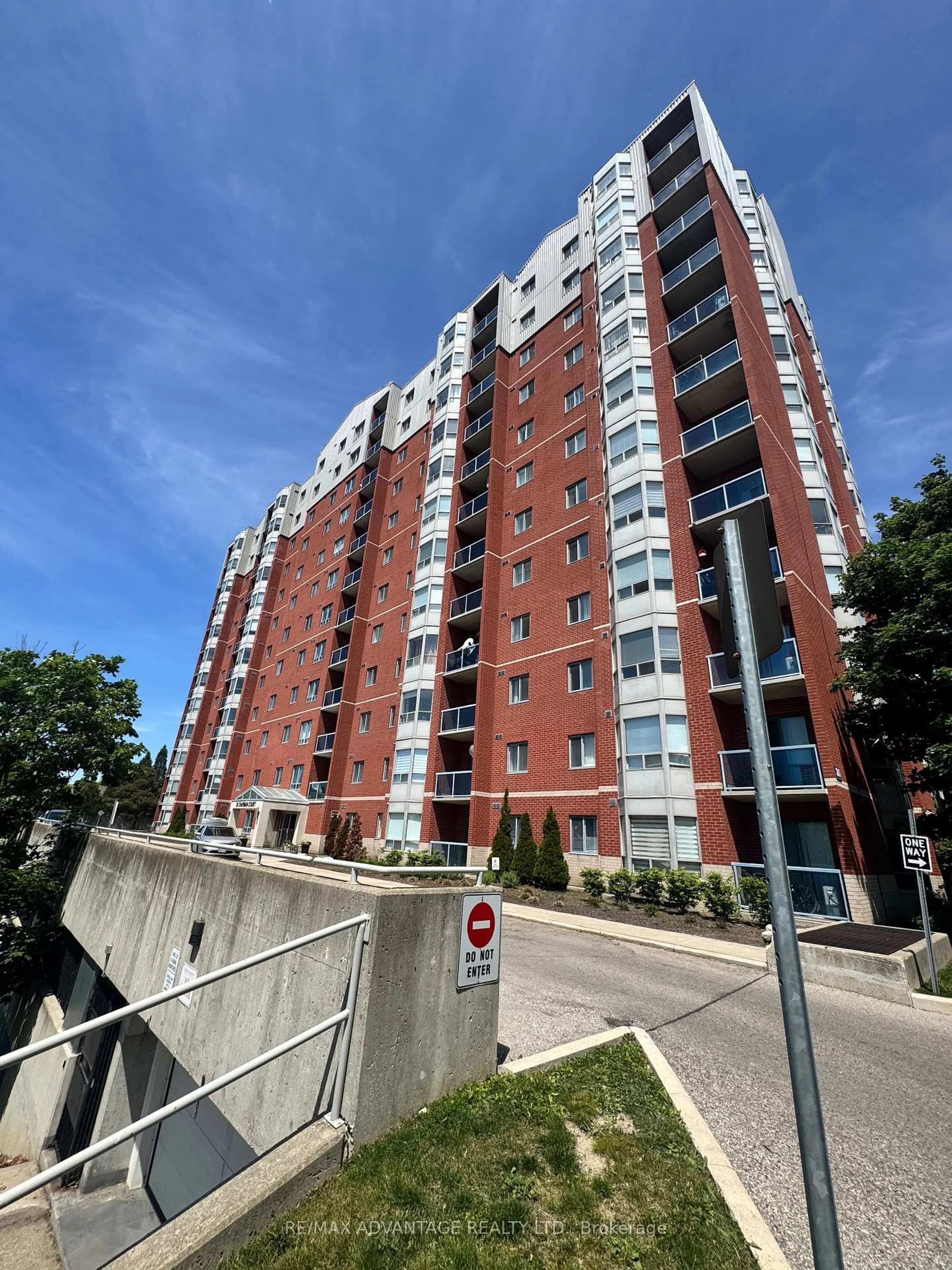 A pic from outside/outdoor area/front of a property/back of a property/a pic from drone, unknown for 30 Chapman Crt #607, London North Ontario N6G 4Y4
