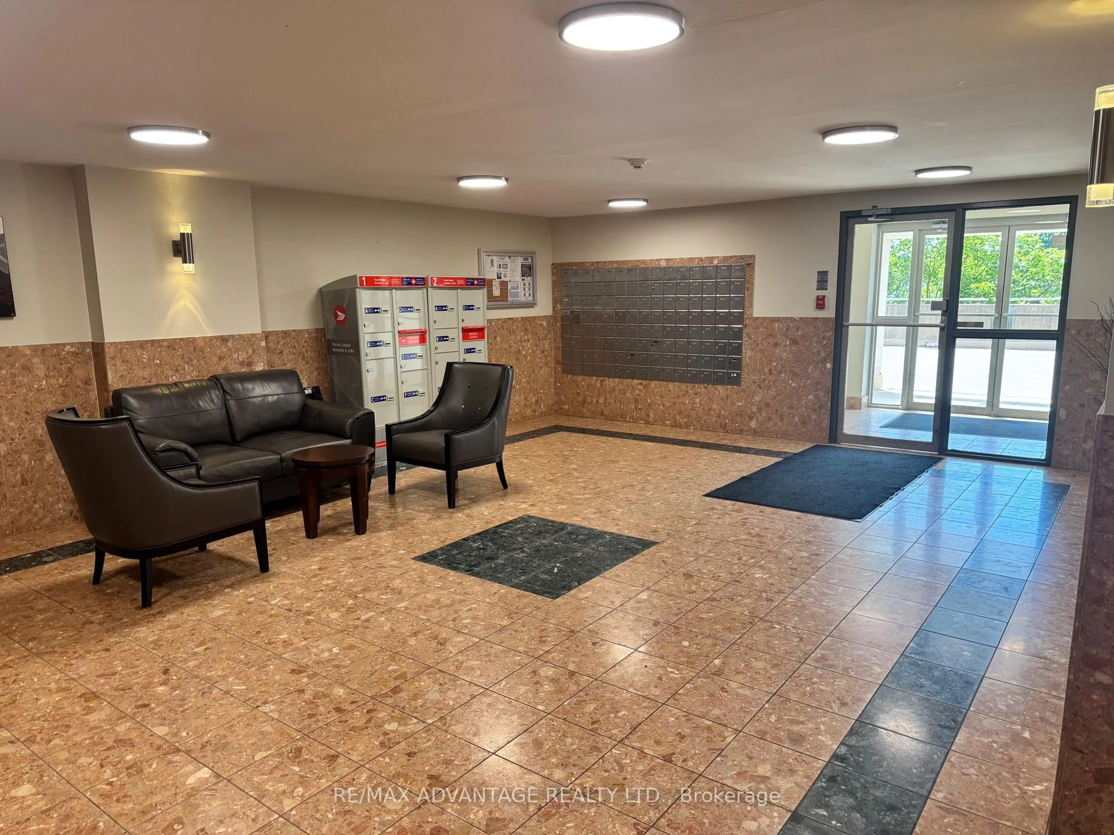 Lobby for 30 Chapman Crt #607, London North Ontario N6G 4Y4