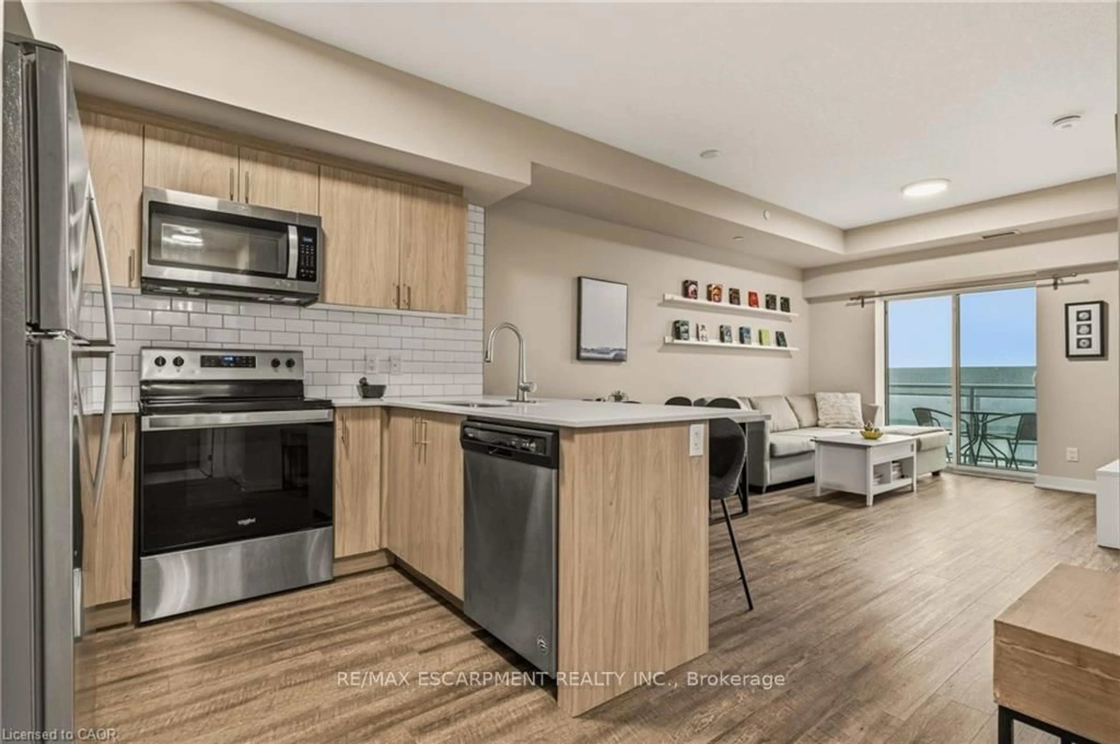 Open concept kitchen, unknown for 16 MARKLE Cres #413, Hamilton Ontario L9G 0H4
