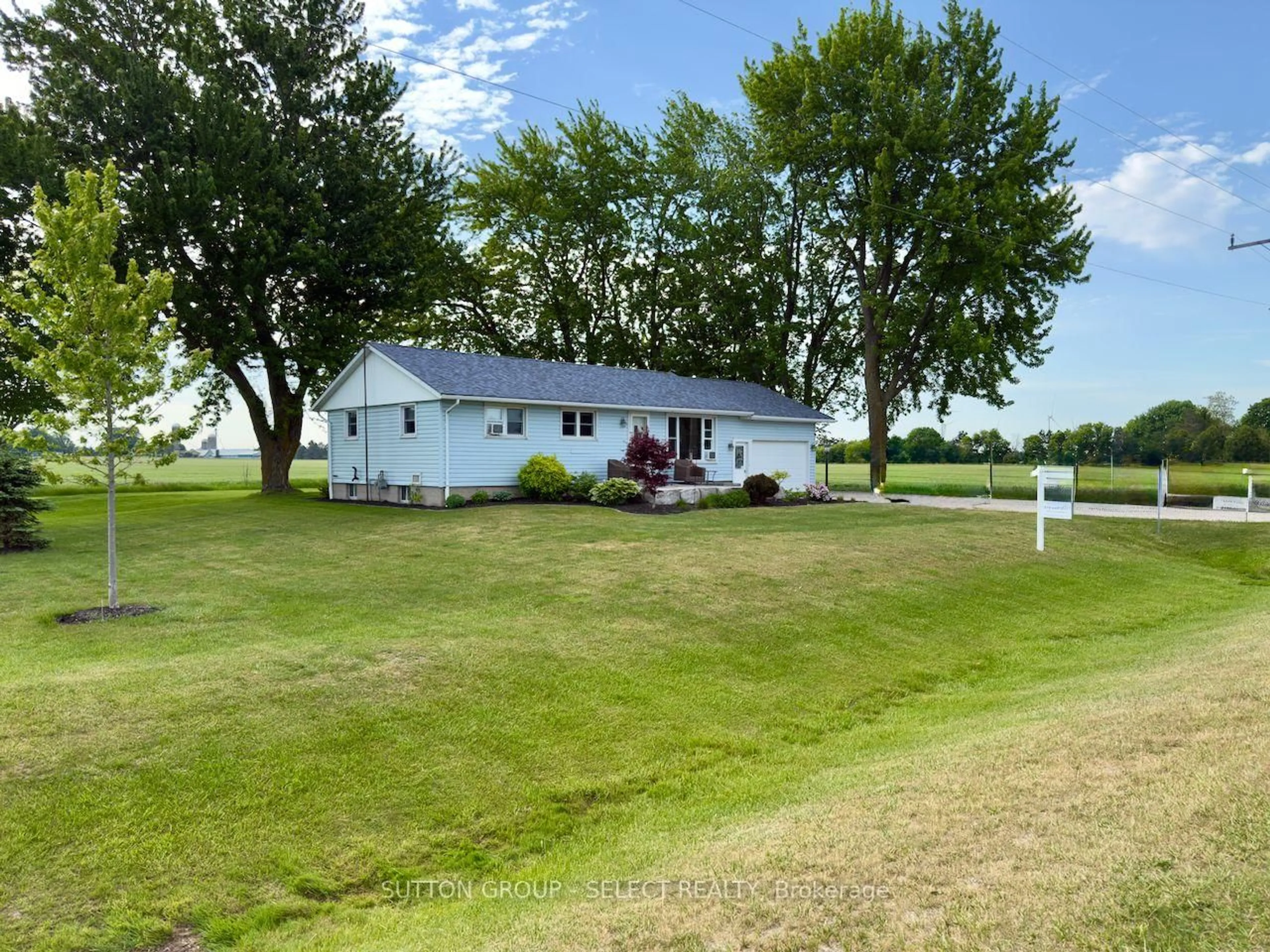 A pic from outside/outdoor area/front of a property/back of a property/a pic from drone, water/lake/river/ocean view for 73636 Bluewater Highway, Rr 2 Highway, Bluewater Ontario N0M 2T0