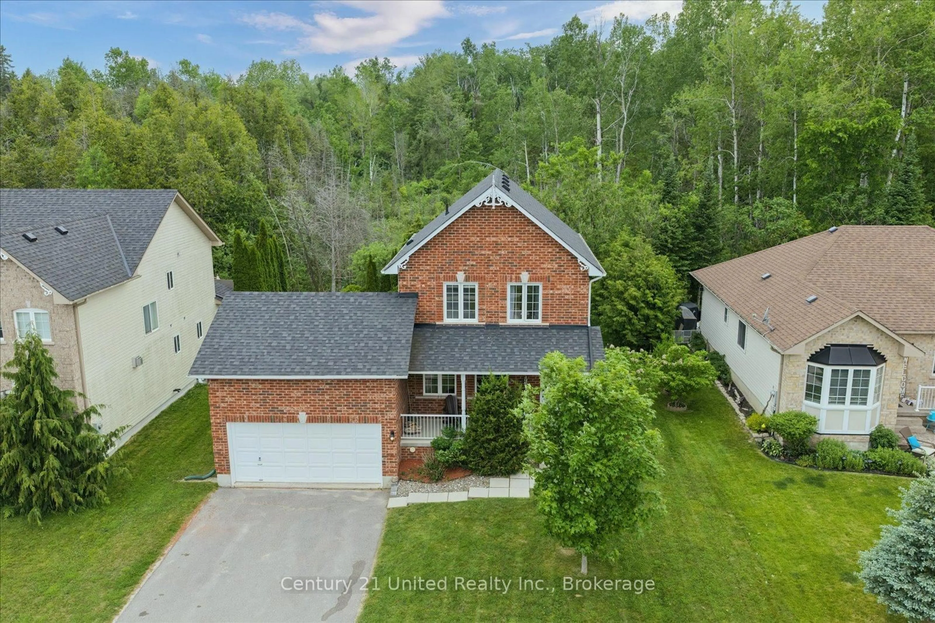 A pic from outside/outdoor area/front of a property/back of a property/a pic from drone, street for 31 Mcguire Dr, Cavan Monaghan Ontario L0A 1G0