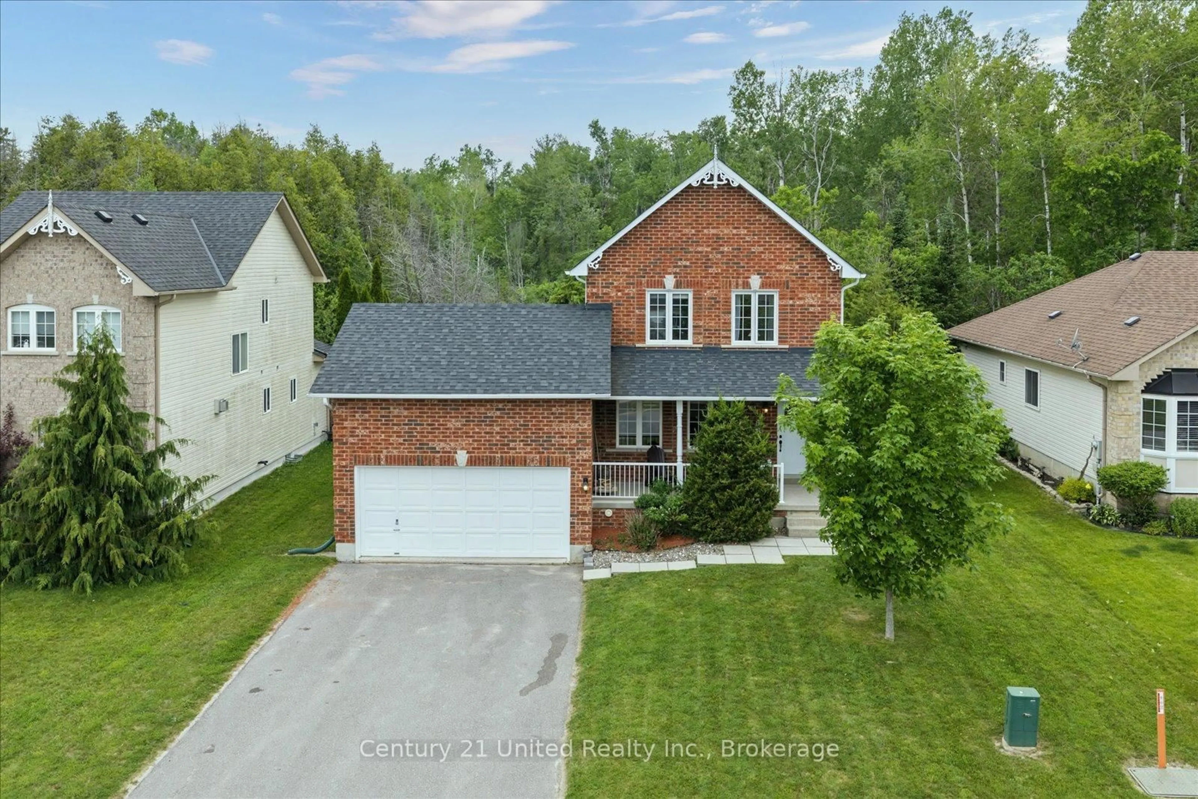 A pic from outside/outdoor area/front of a property/back of a property/a pic from drone, street for 31 Mcguire Dr, Cavan Monaghan Ontario L0A 1G0
