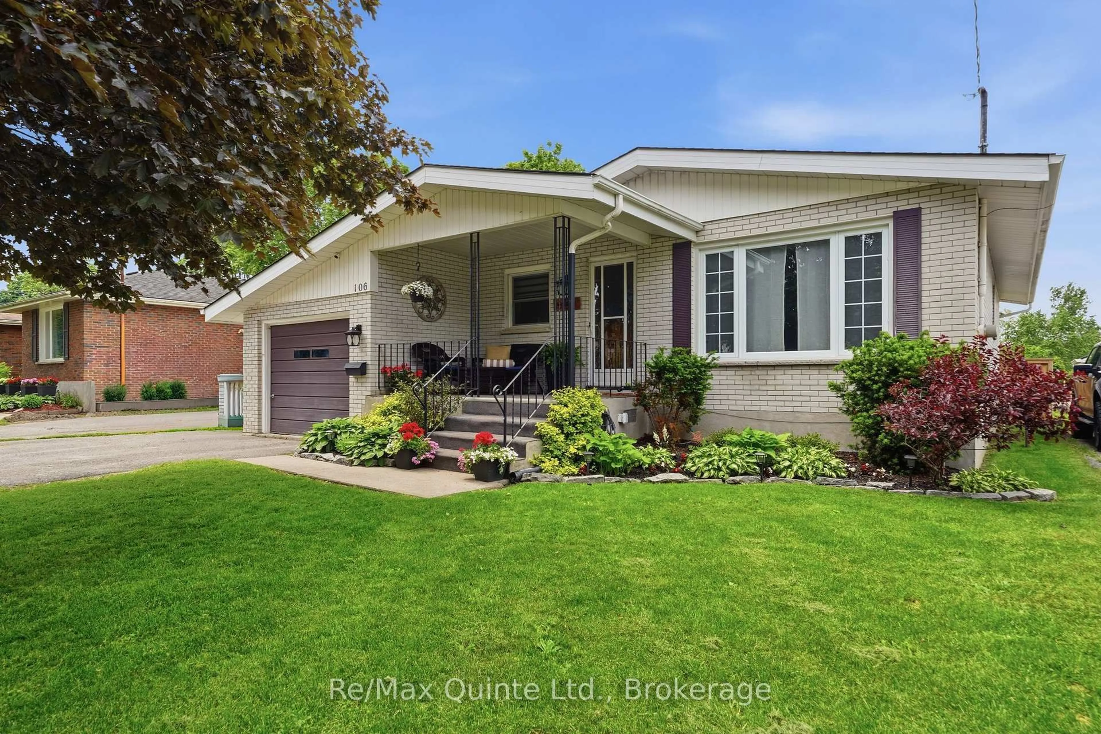 Home with vinyl exterior material, street for 106 Glendale Rd, Belleville Ontario K8P 4H6