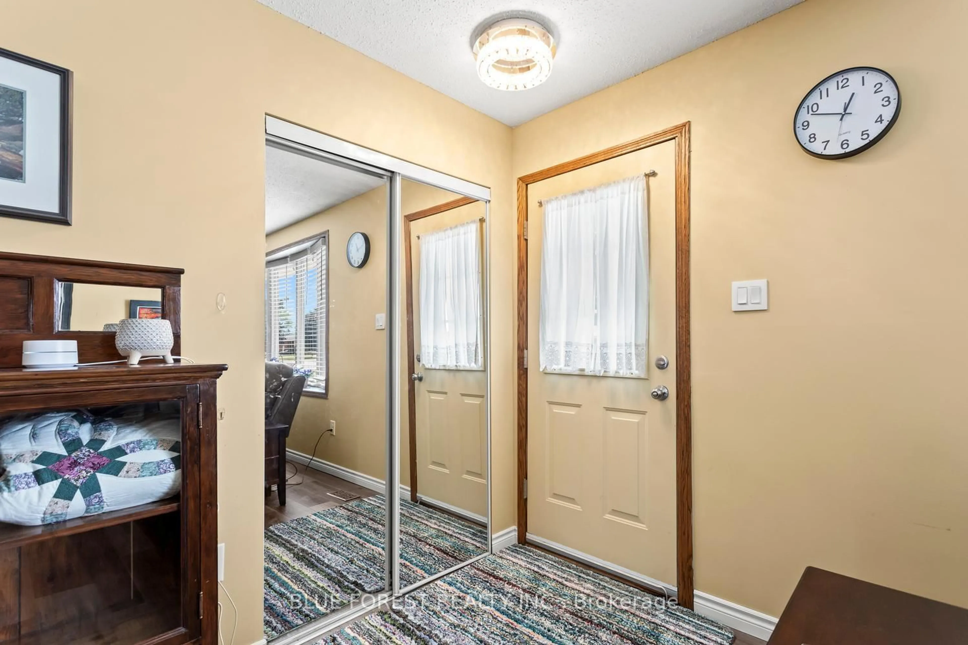 Indoor entryway for 183 Queen St, North Middlesex Ontario N0M 1A0