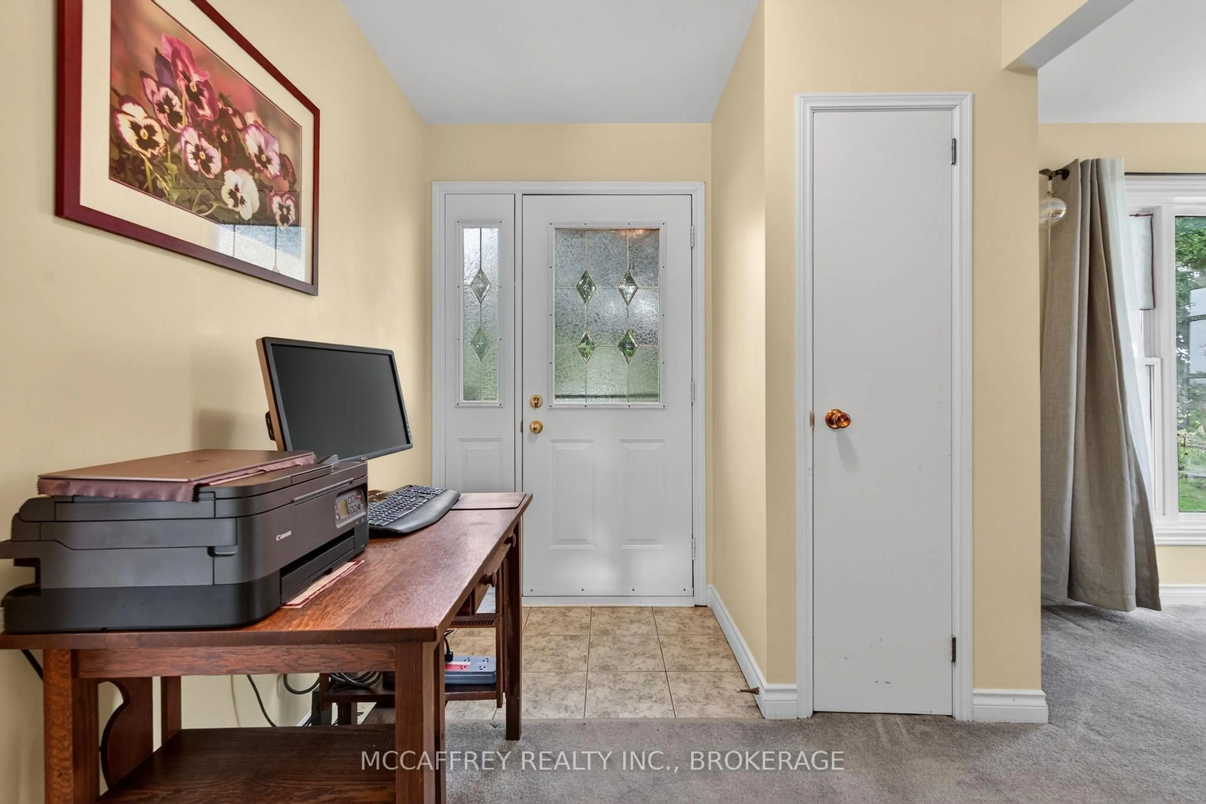 Indoor entryway for 1415 County Rd 5, Loyalist Ontario K7R 3K9