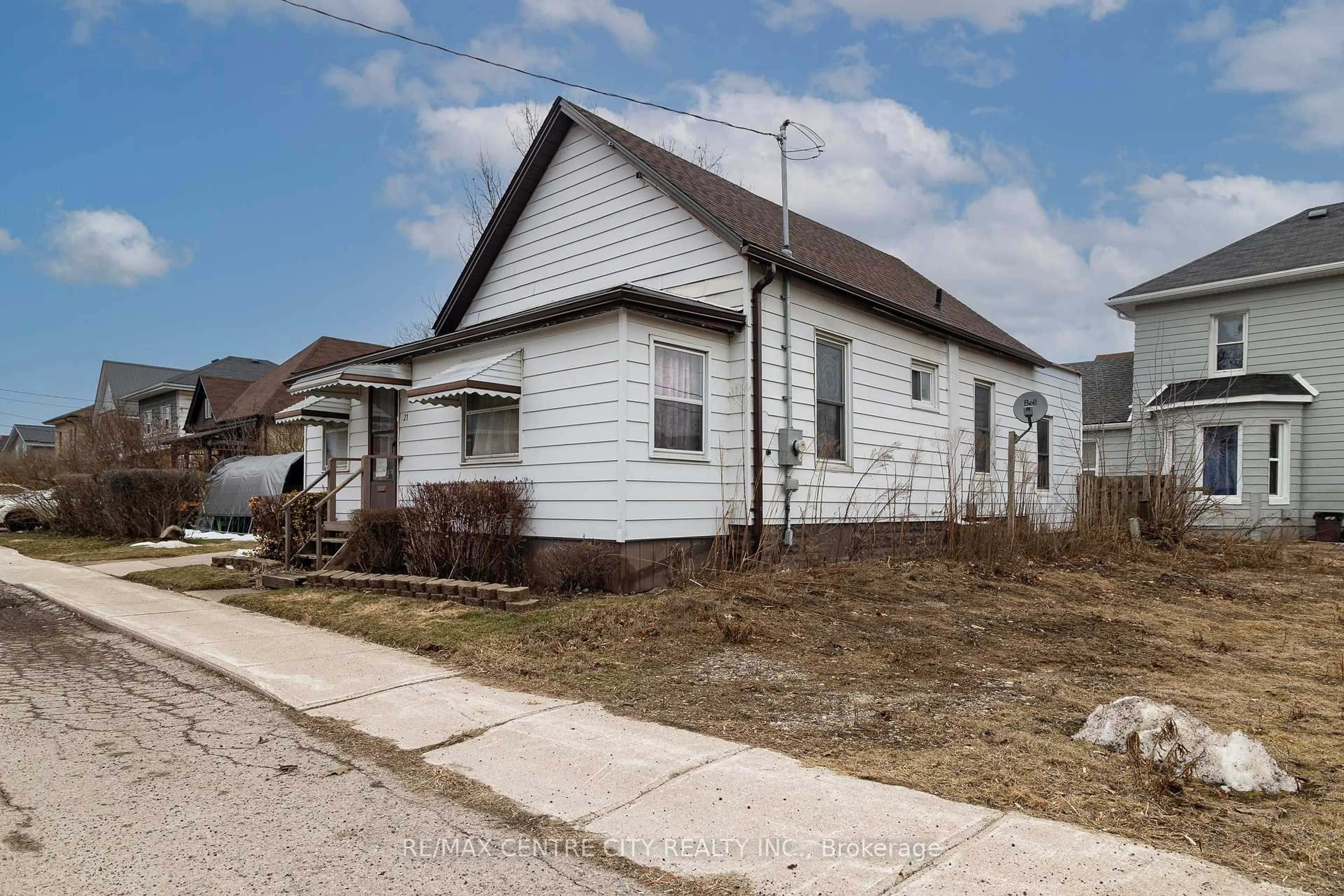 Unknown for 21 Owaissa St, St. Thomas Ontario N5P 1T1