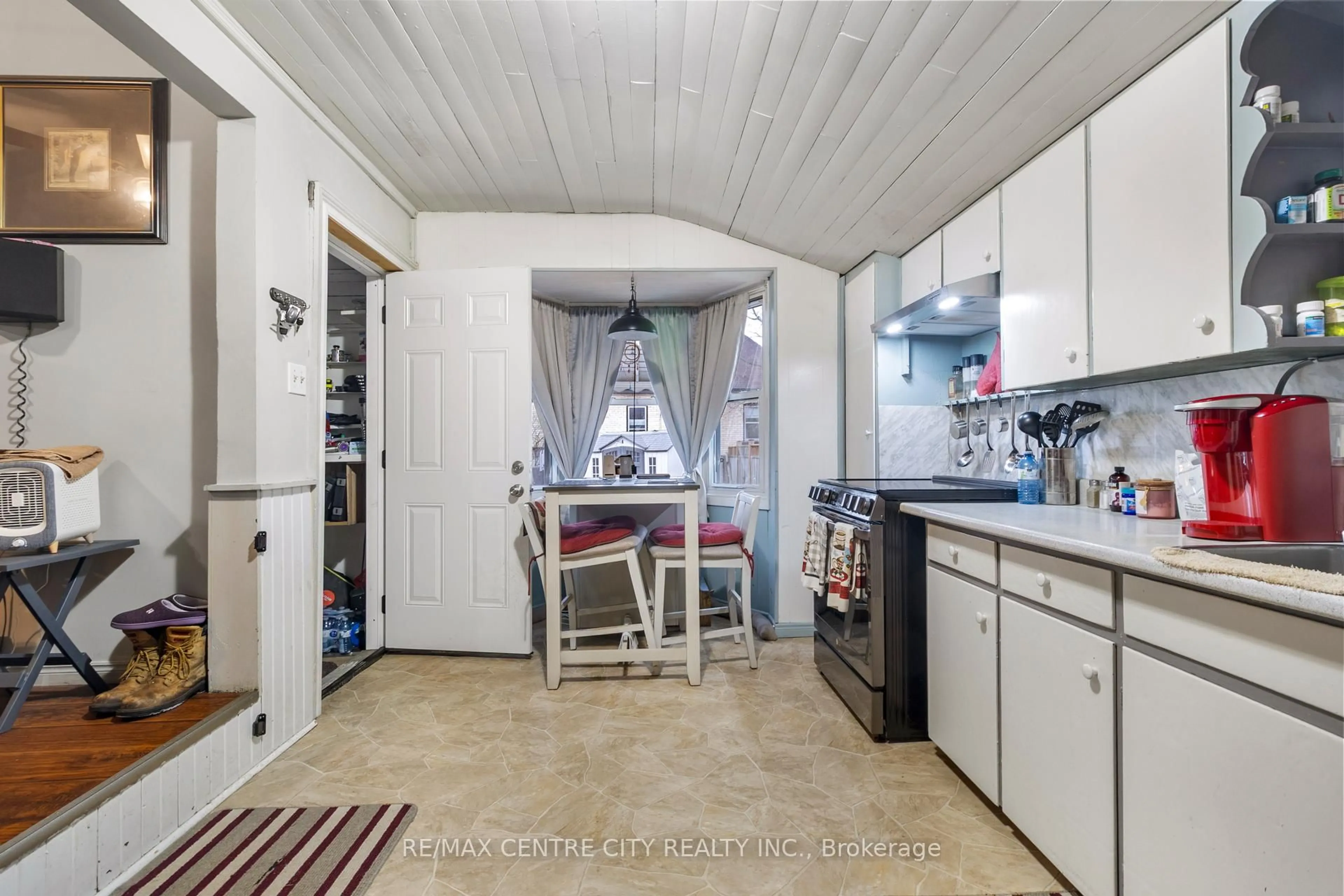 Unknown for 21 Owaissa St, St. Thomas Ontario N5P 1T1