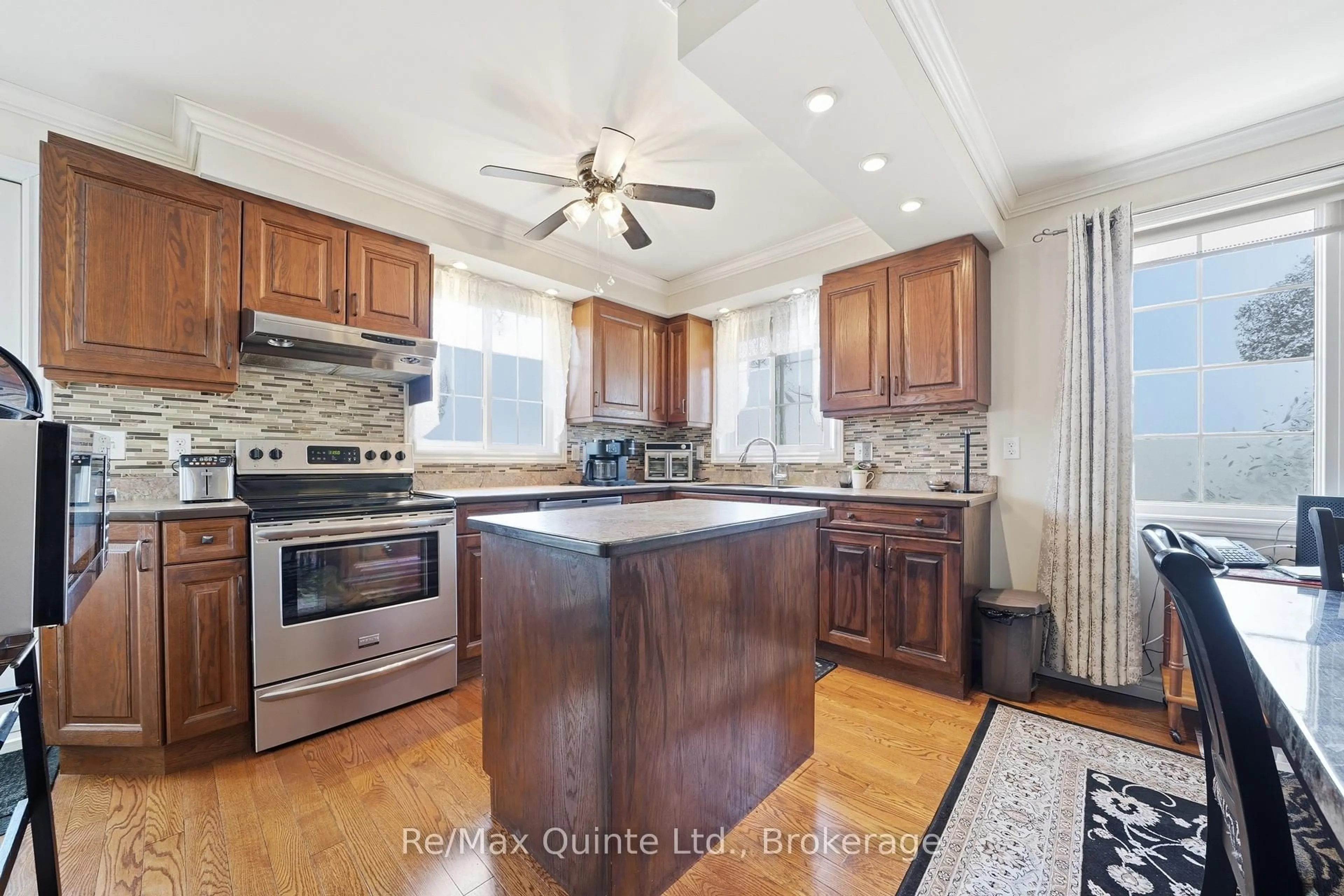 Open concept kitchen, unknown for 20 Ferry St, Quinte West Ontario K8V 1S2