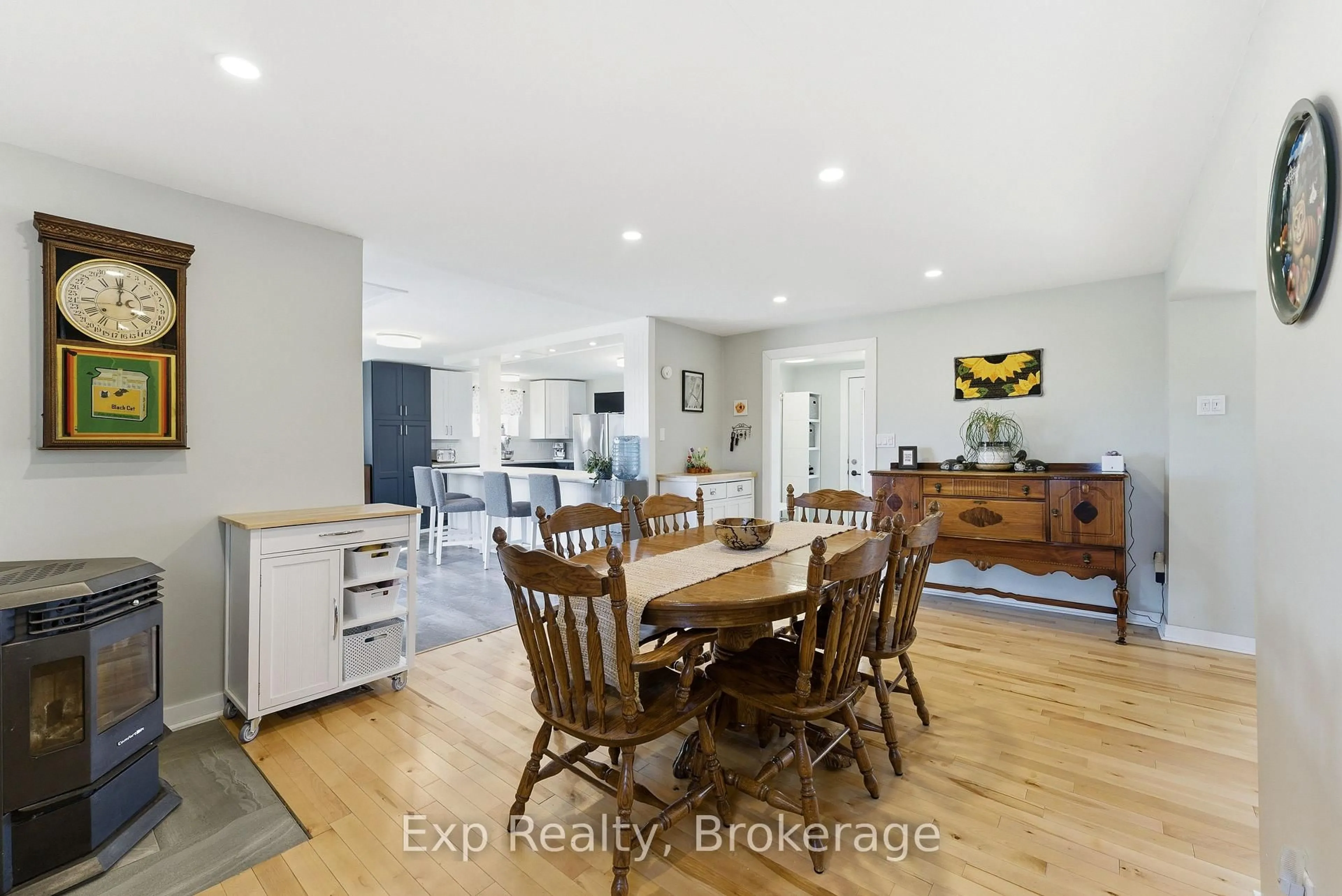 Open concept kitchen, wood/laminate floor for 1449 Bridge St, Greater Napanee Ontario K7R 3L1