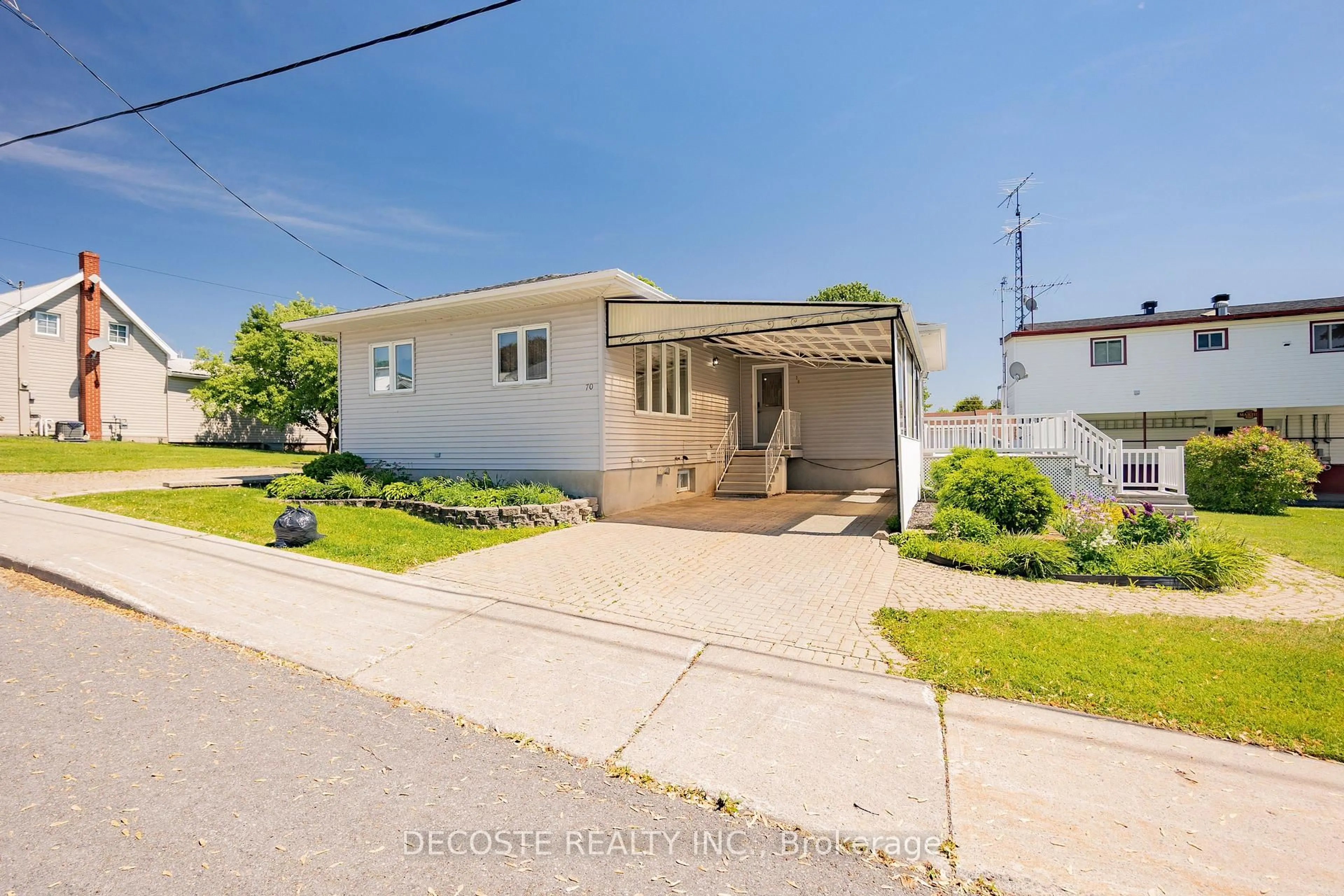 A pic from outside/outdoor area/front of a property/back of a property/a pic from drone, street for 70 Victoria St, North Glengarry Ontario K0C 1A0