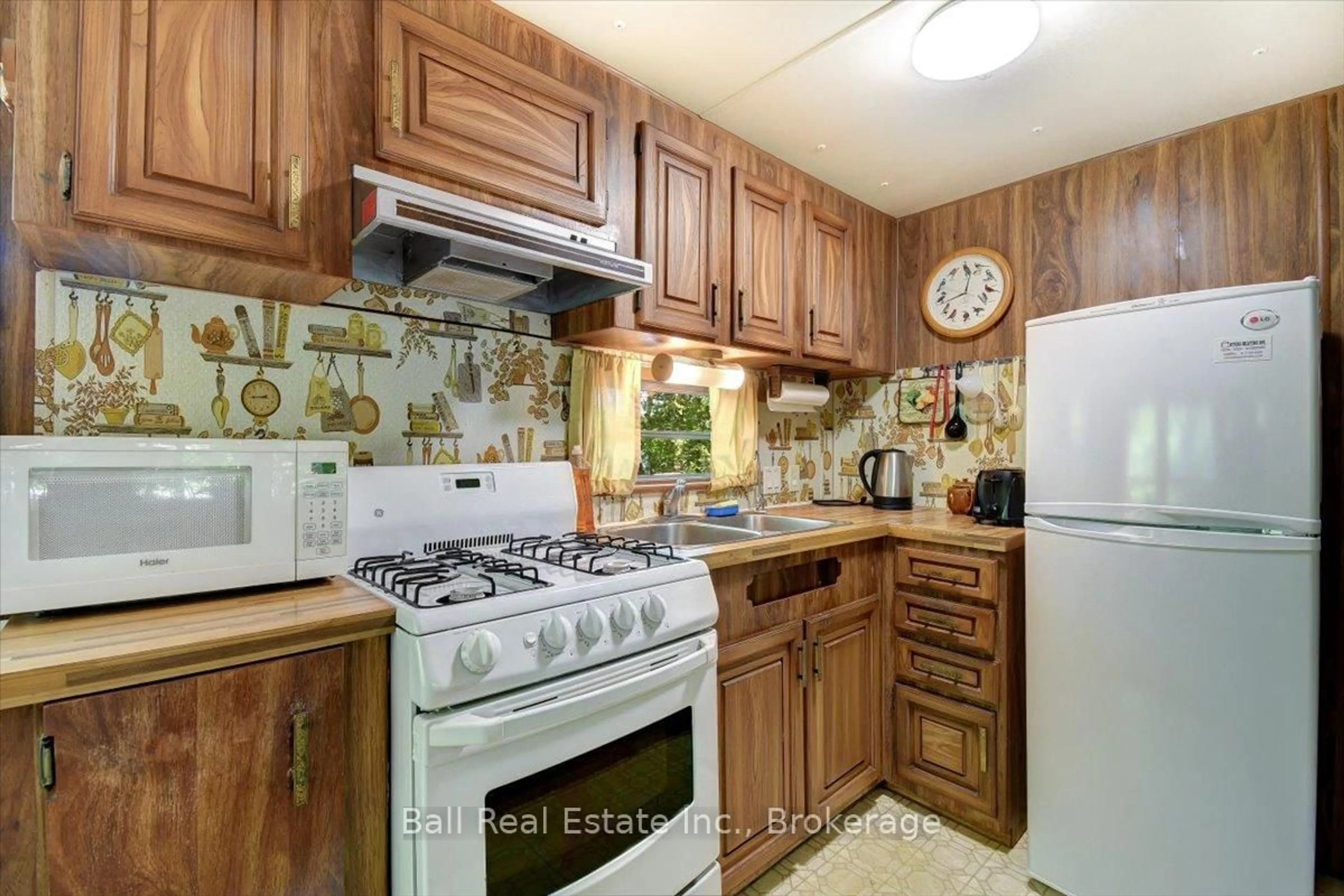 Standard kitchen, unknown for 191 Lakeview Rd, Bancroft Ontario K0L 1C0
