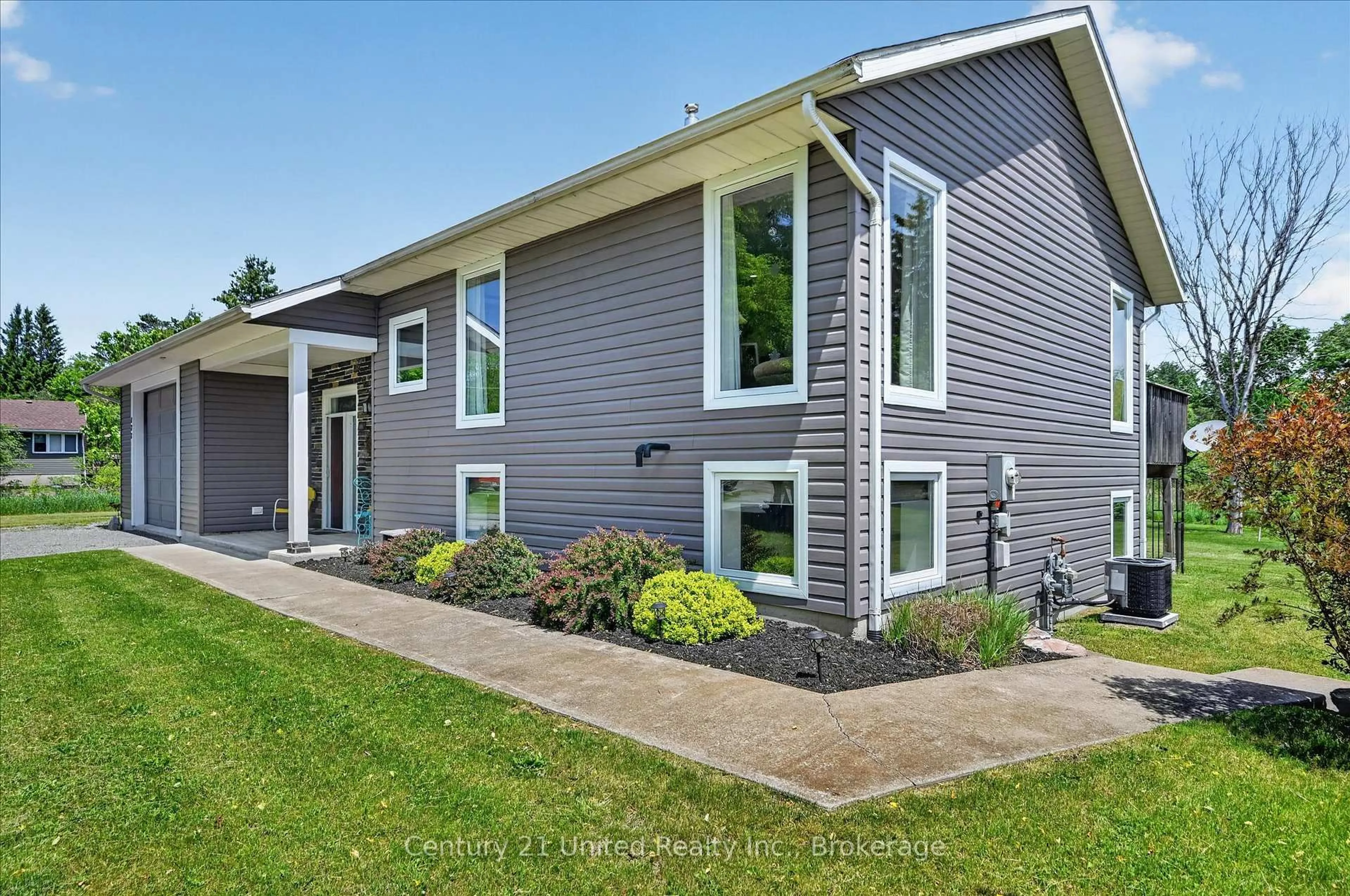 Home with vinyl exterior material, unknown for 177 Durham St, Madoc Ontario K0K 2K0