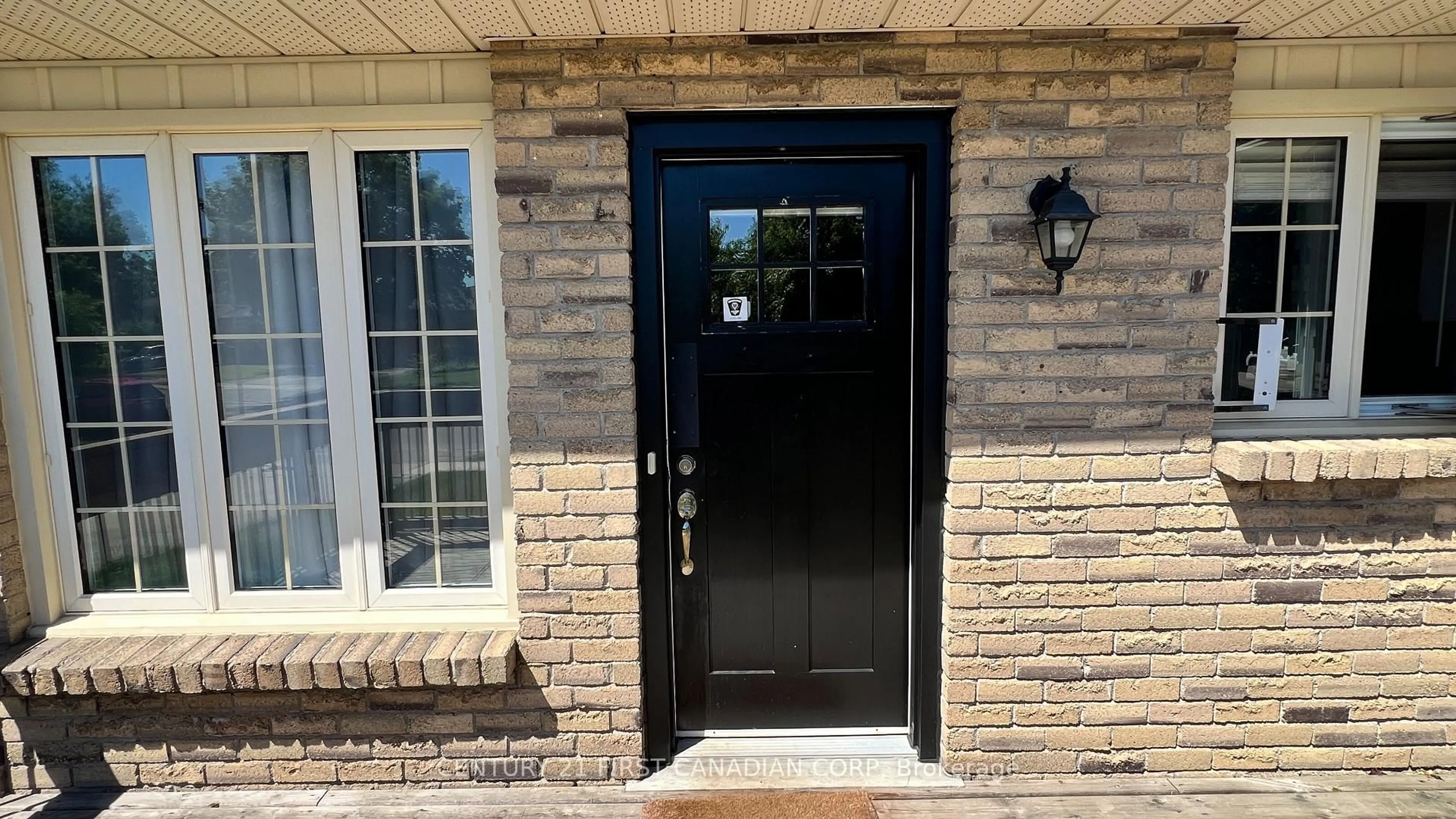 Indoor entryway for 764 Classic Dr, London East Ontario N5W 5V2