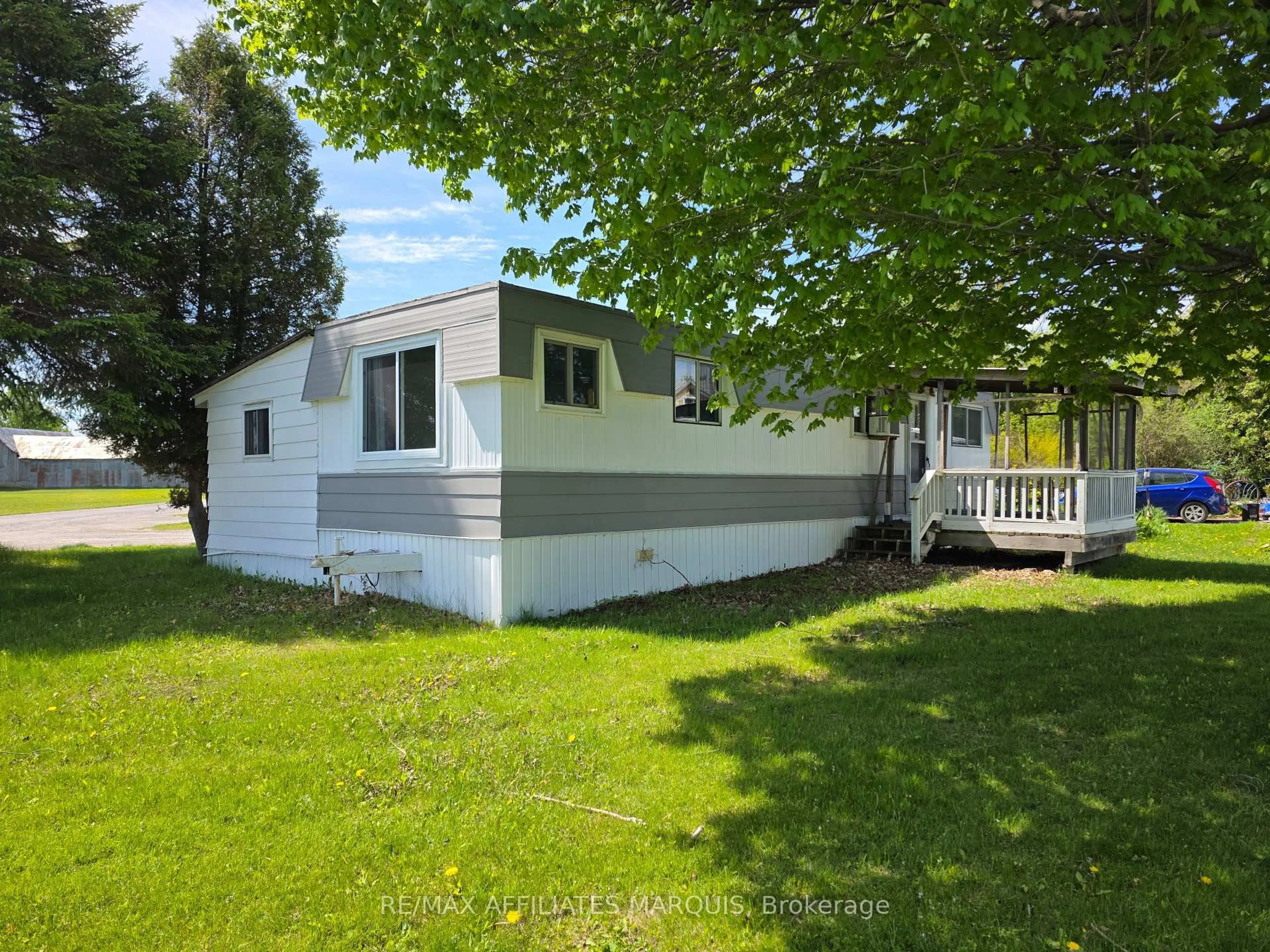 Home with vinyl exterior material, unknown for 202 Jack St, Smiths Falls Ontario K7A 4S4