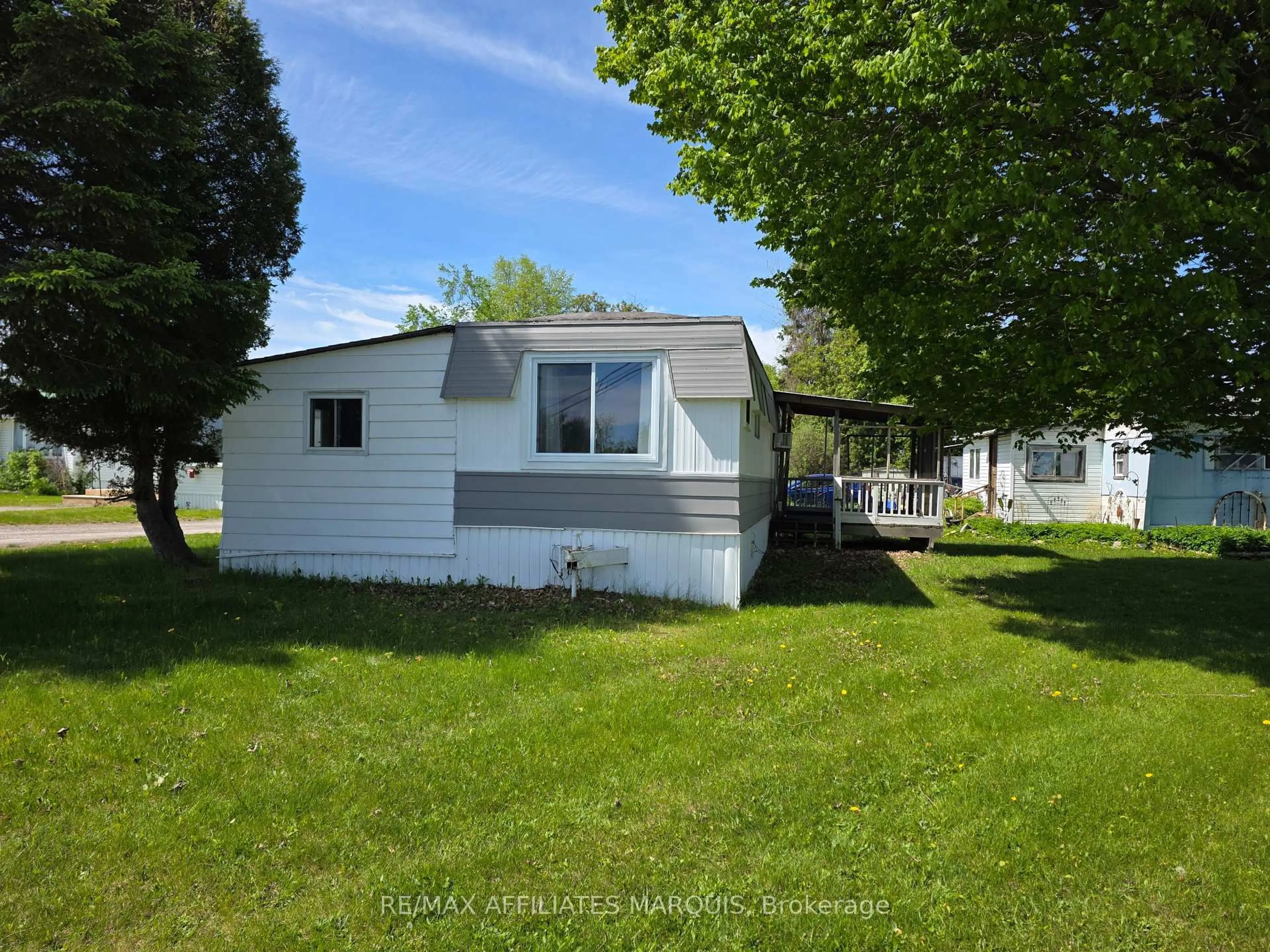 Home with vinyl exterior material, water/lake/river/ocean view for 202 Jack St, Smiths Falls Ontario K7A 4S4