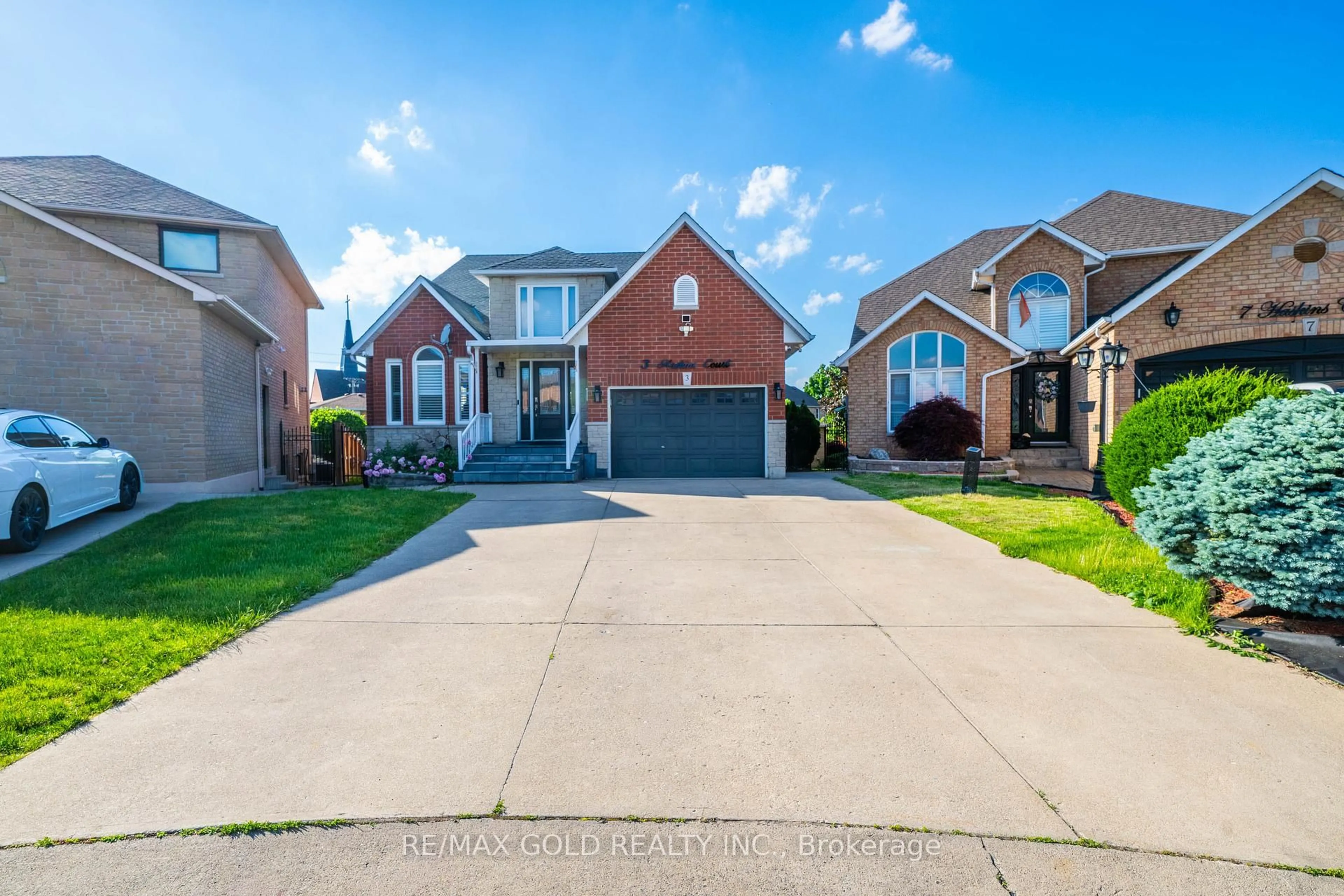 Home with brick exterior material, street for 3 Haskins Crt, Hamilton Ontario L8K 6R1