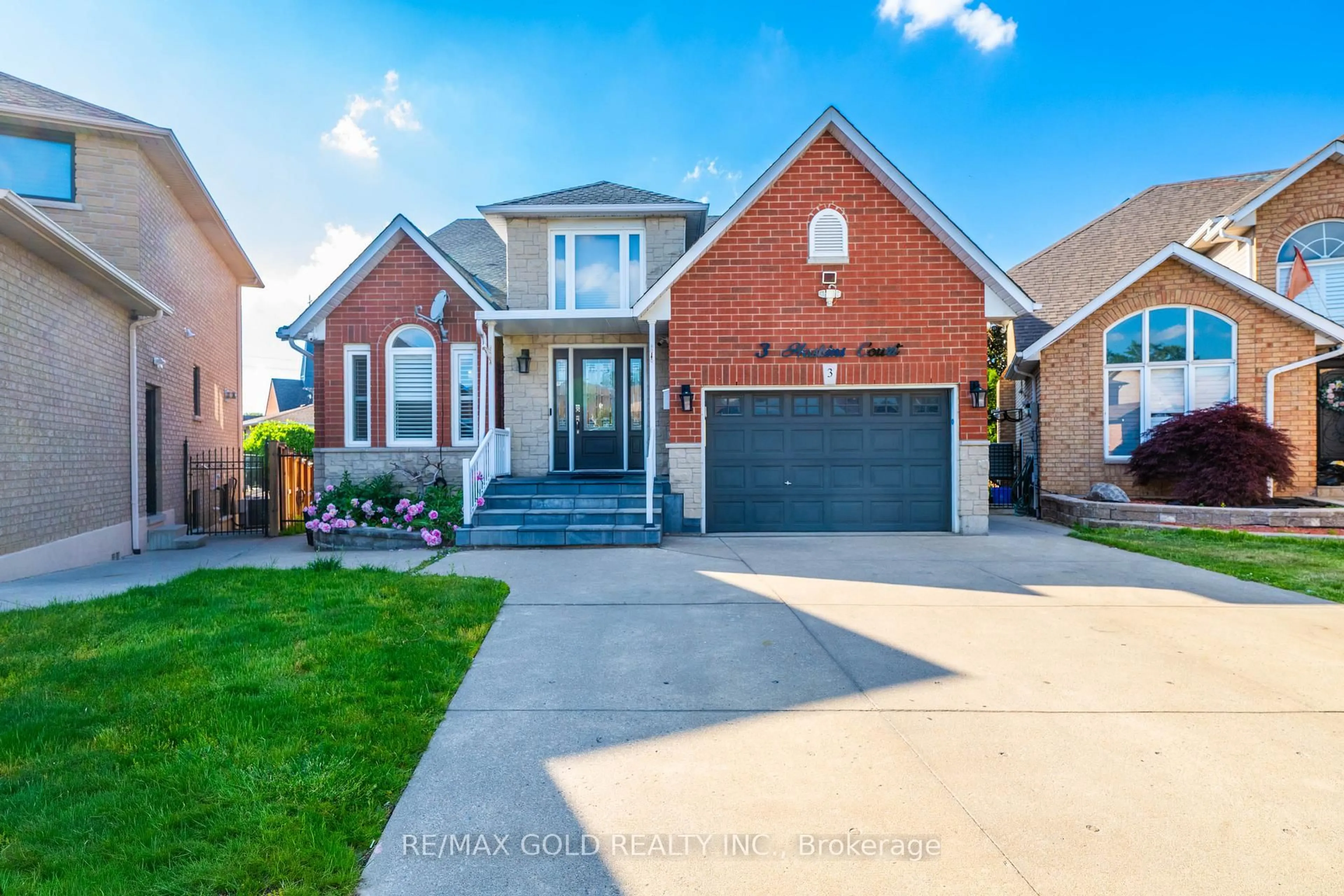 Home with brick exterior material, street for 3 Haskins Crt, Hamilton Ontario L8K 6R1