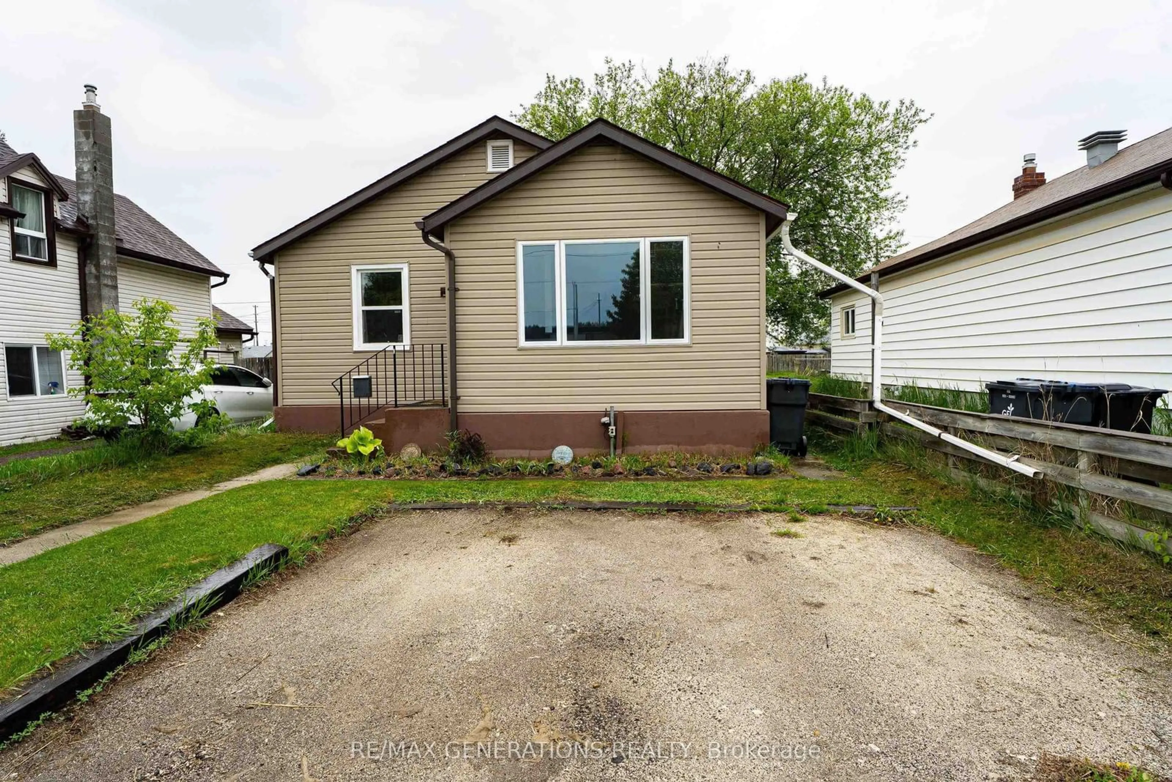Unknown for 251 BROCK St, Thunder Bay Ontario P7E 4H3