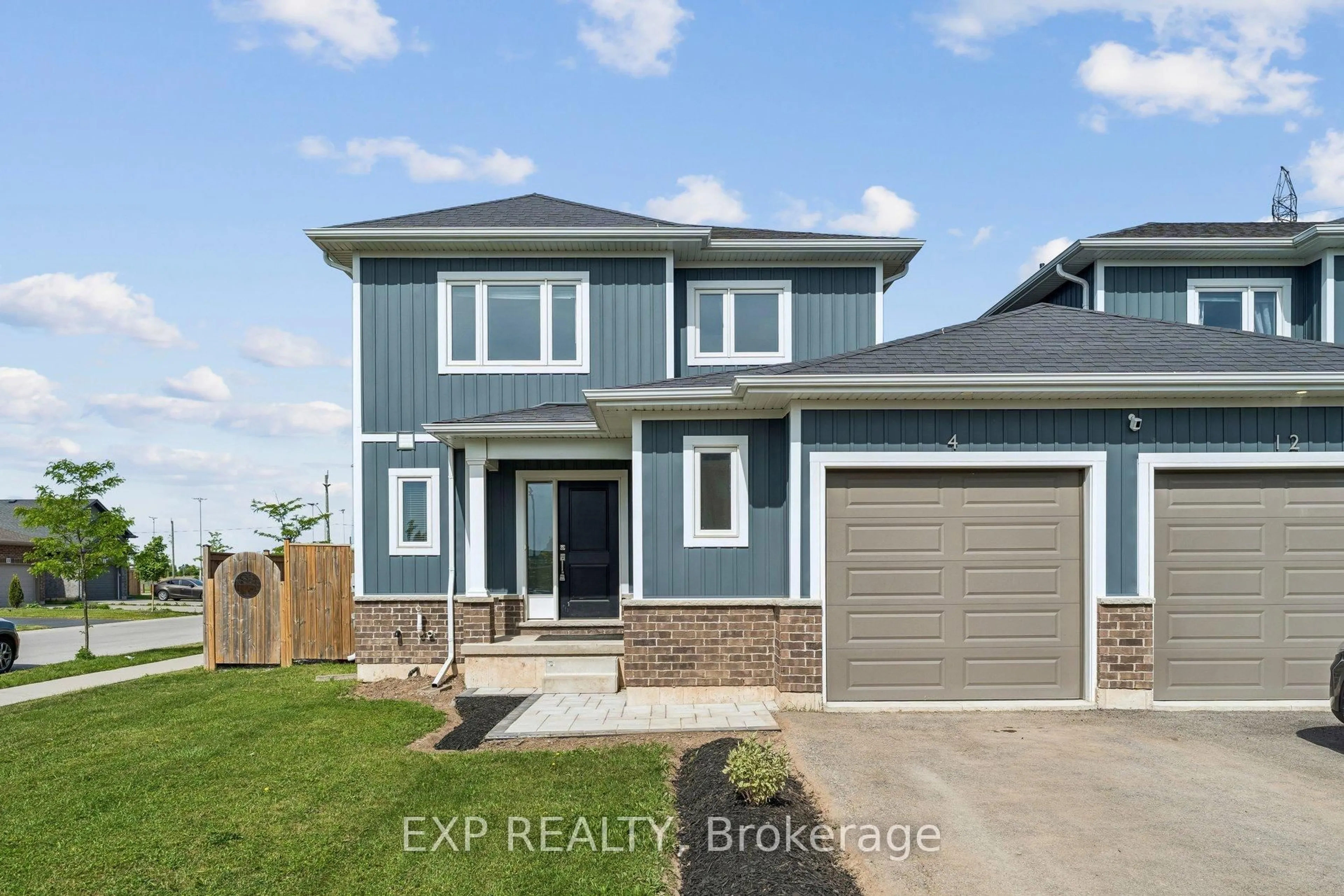 Home with vinyl exterior material, street for 4 VIGER Dr, Welland Ontario L3B 0E3
