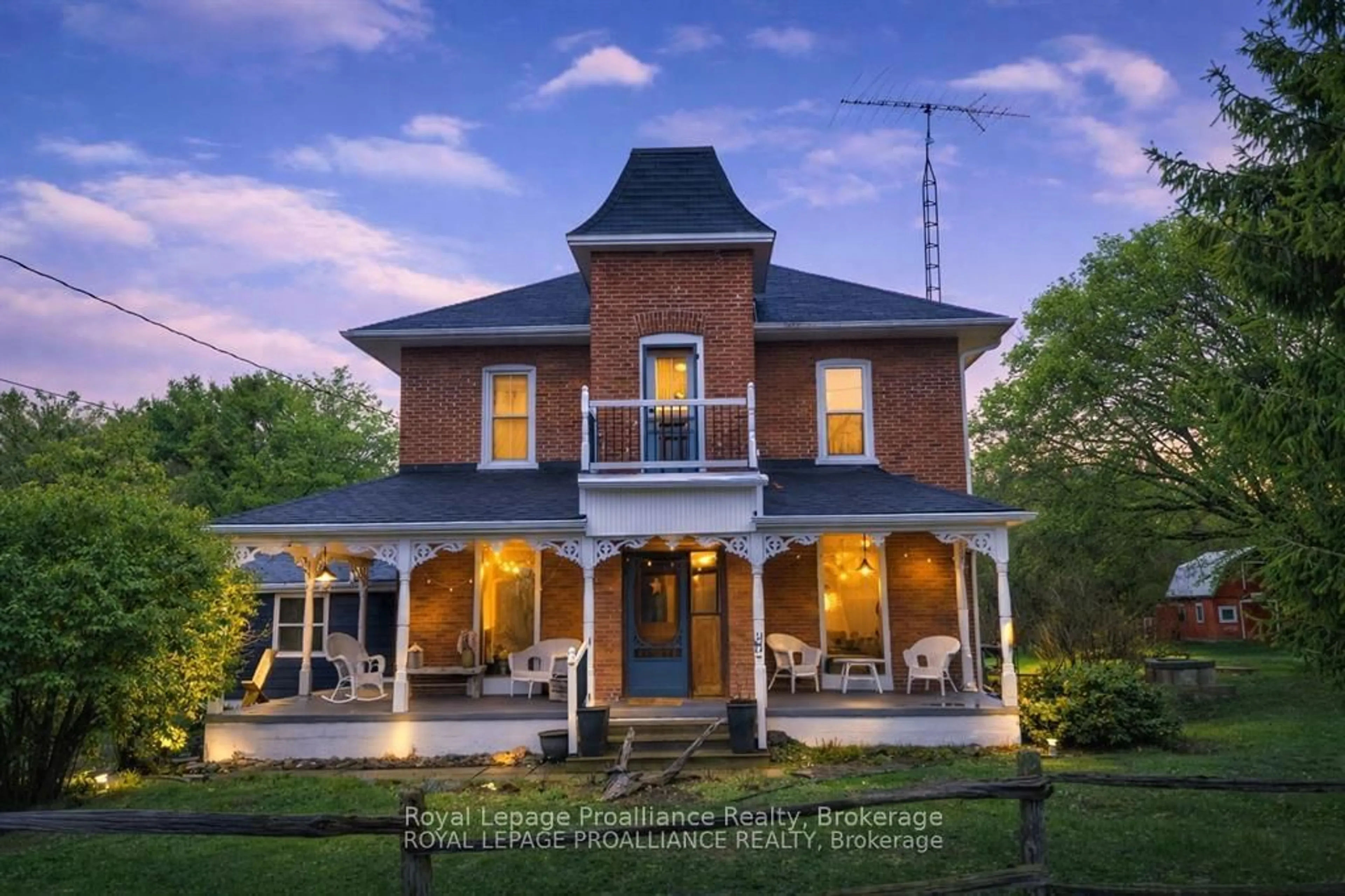 Home with brick exterior material, building for 16366 Highway 2 Rd, Trenton Ontario K8V 5P7