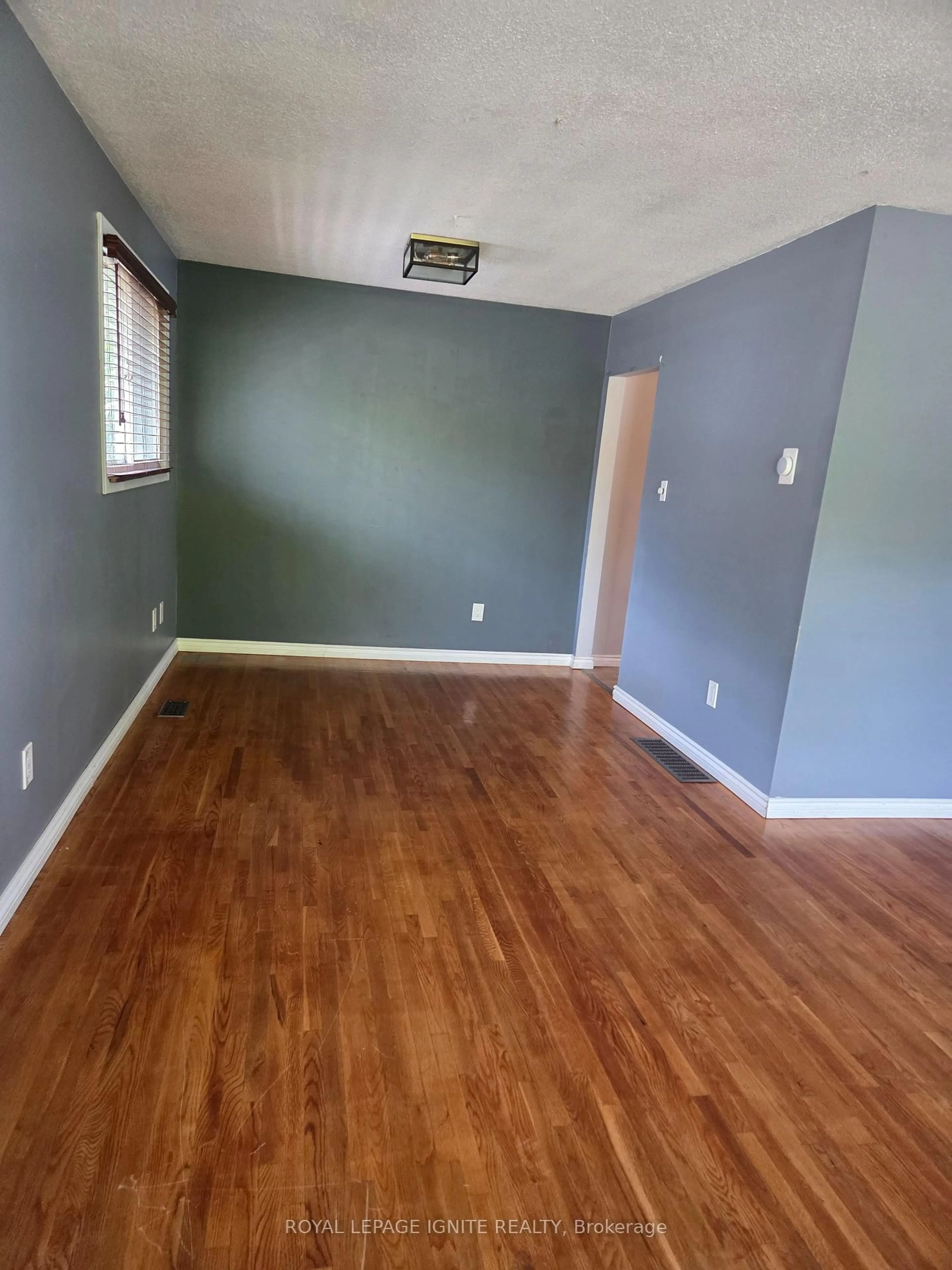 A pic of a room for 947 Southlawn Dr, Peterborough Ontario K9J 1E9