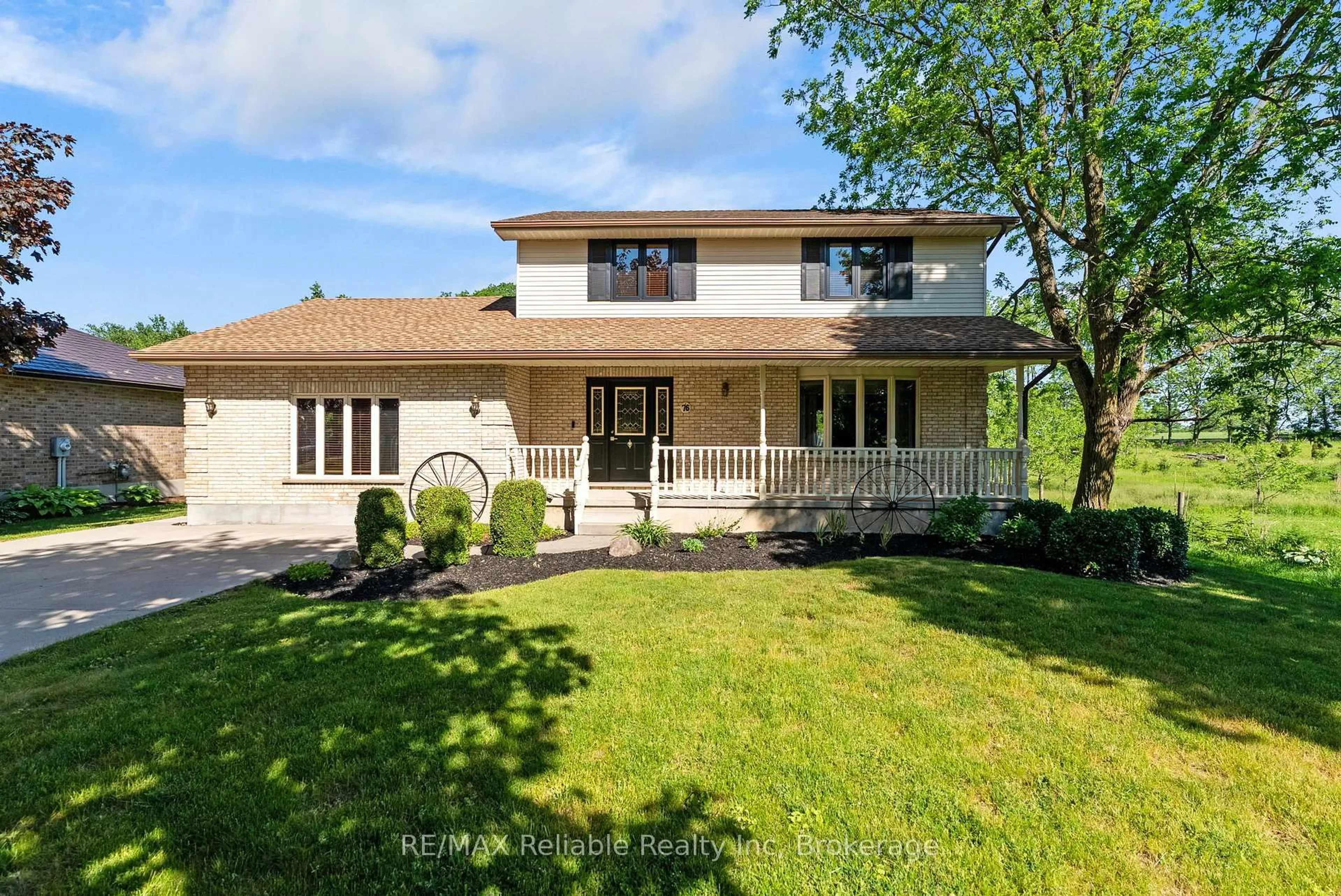 Home with vinyl exterior material, street for 76 William St, Huron East Ontario N0K 1G0