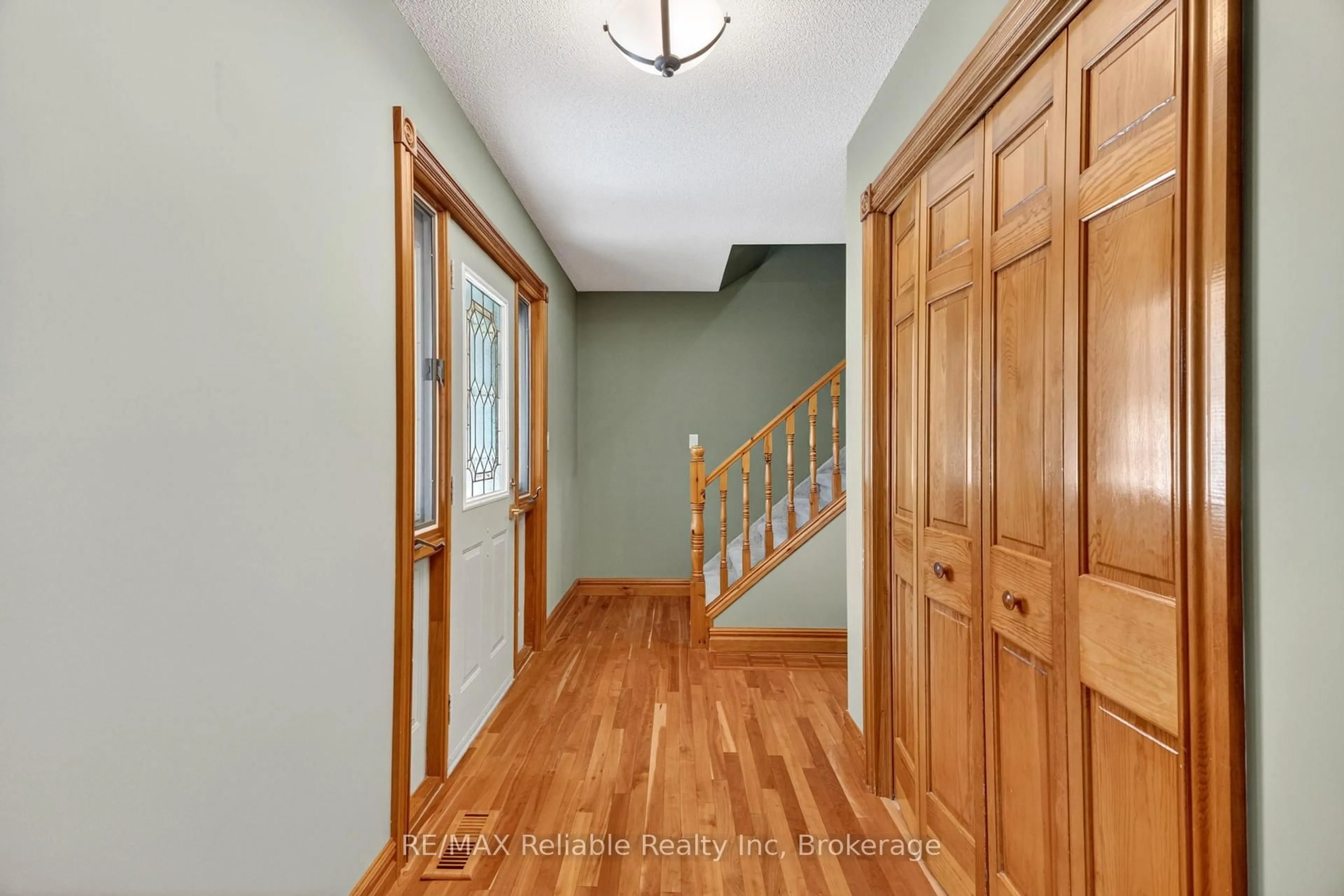 Indoor foyer for 76 William St, Huron East Ontario N0K 1G0