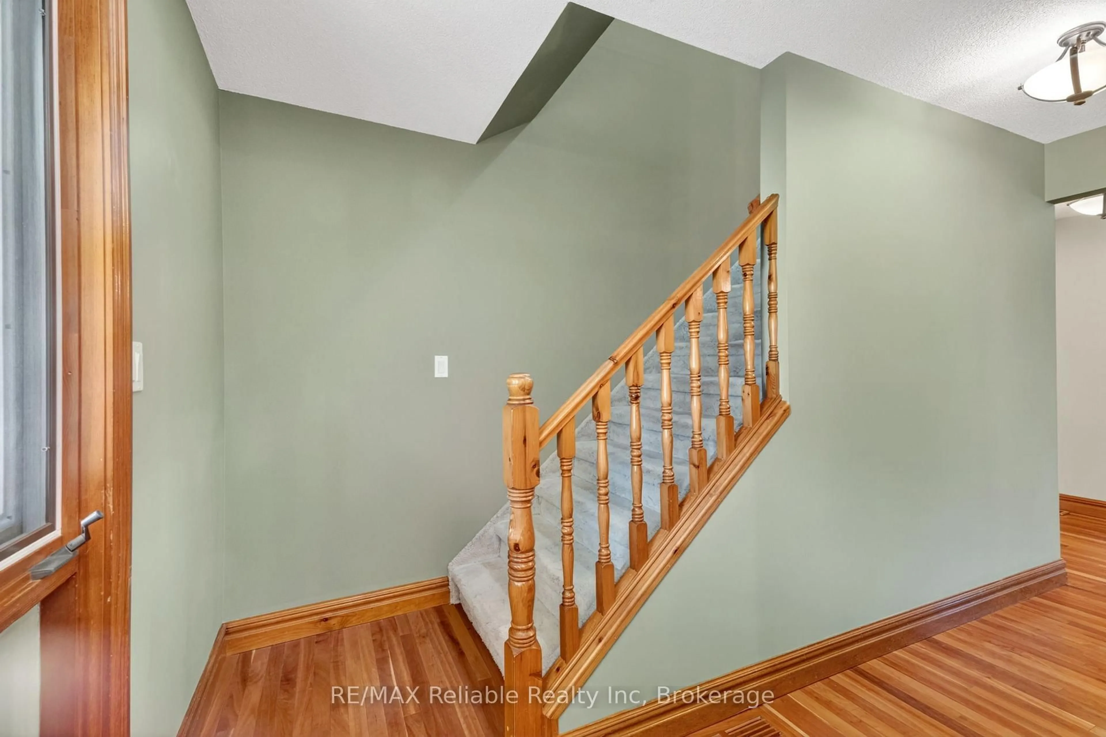 Stairs for 76 William St, Huron East Ontario N0K 1G0