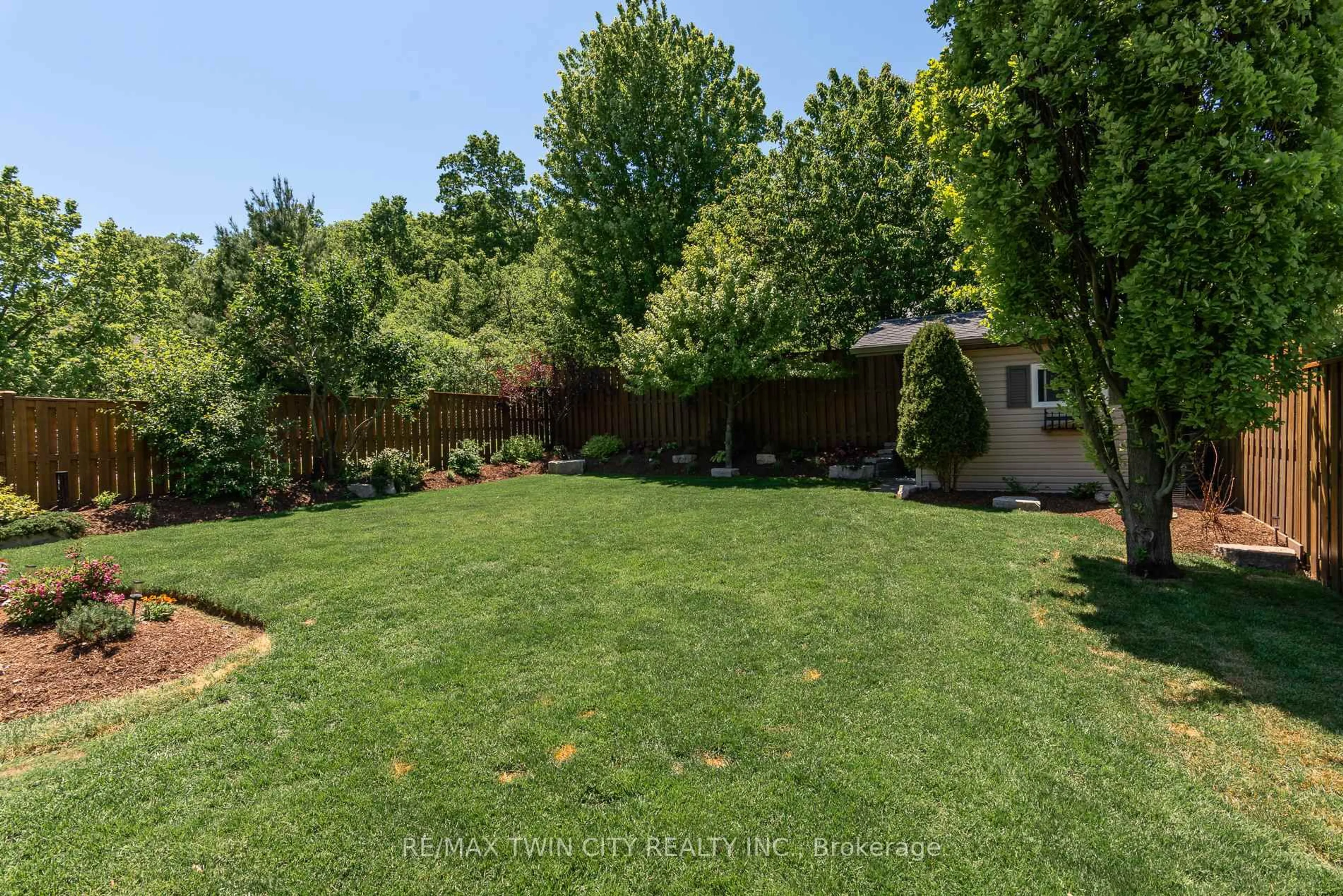 A pic from outside/outdoor area/front of a property/back of a property/a pic from drone, unknown for 294 Fallowfield Dr, Kitchener Ontario N2C 2T8