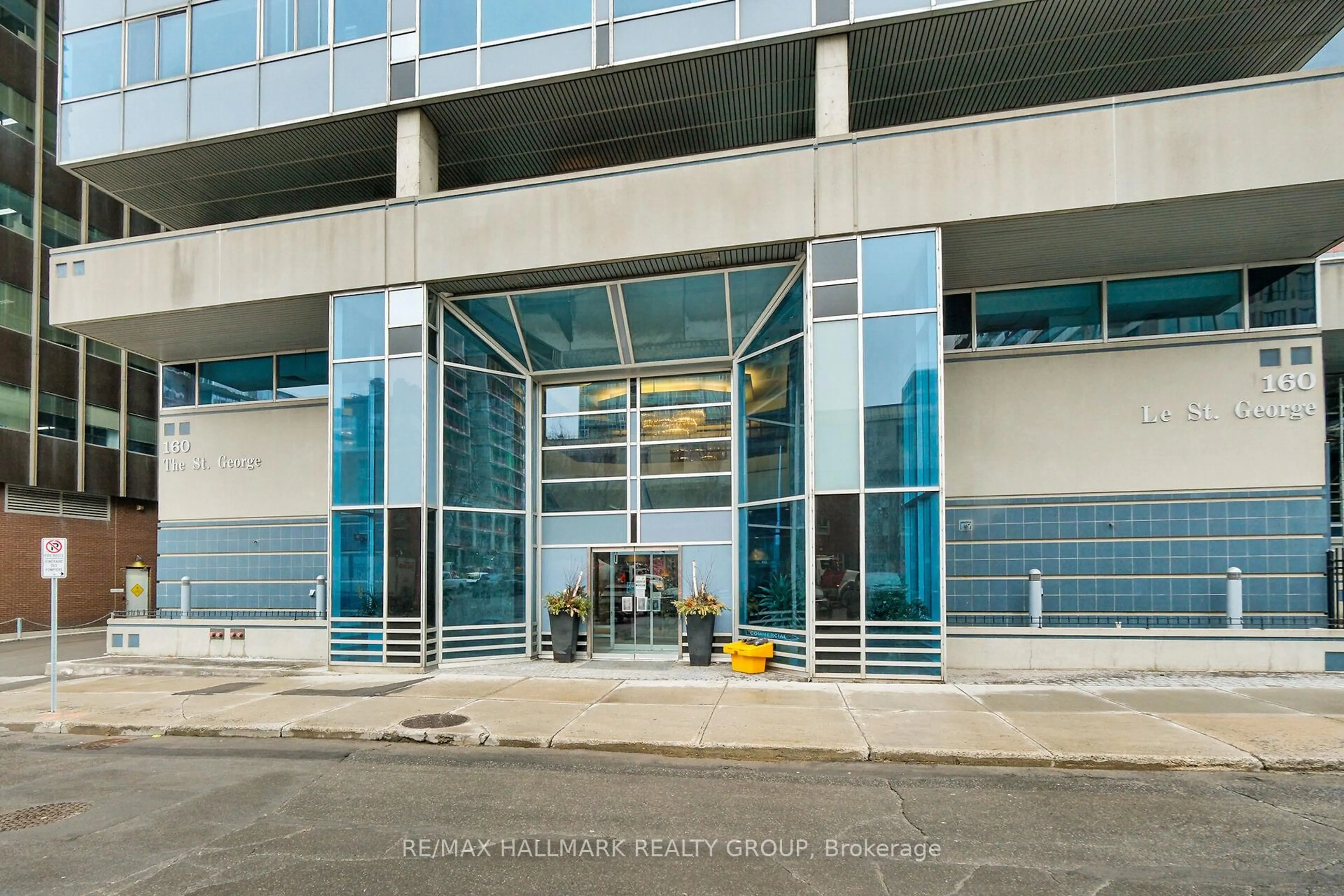 Indoor foyer for 160 George St #1404, Ottawa Ontario K1N 9M2