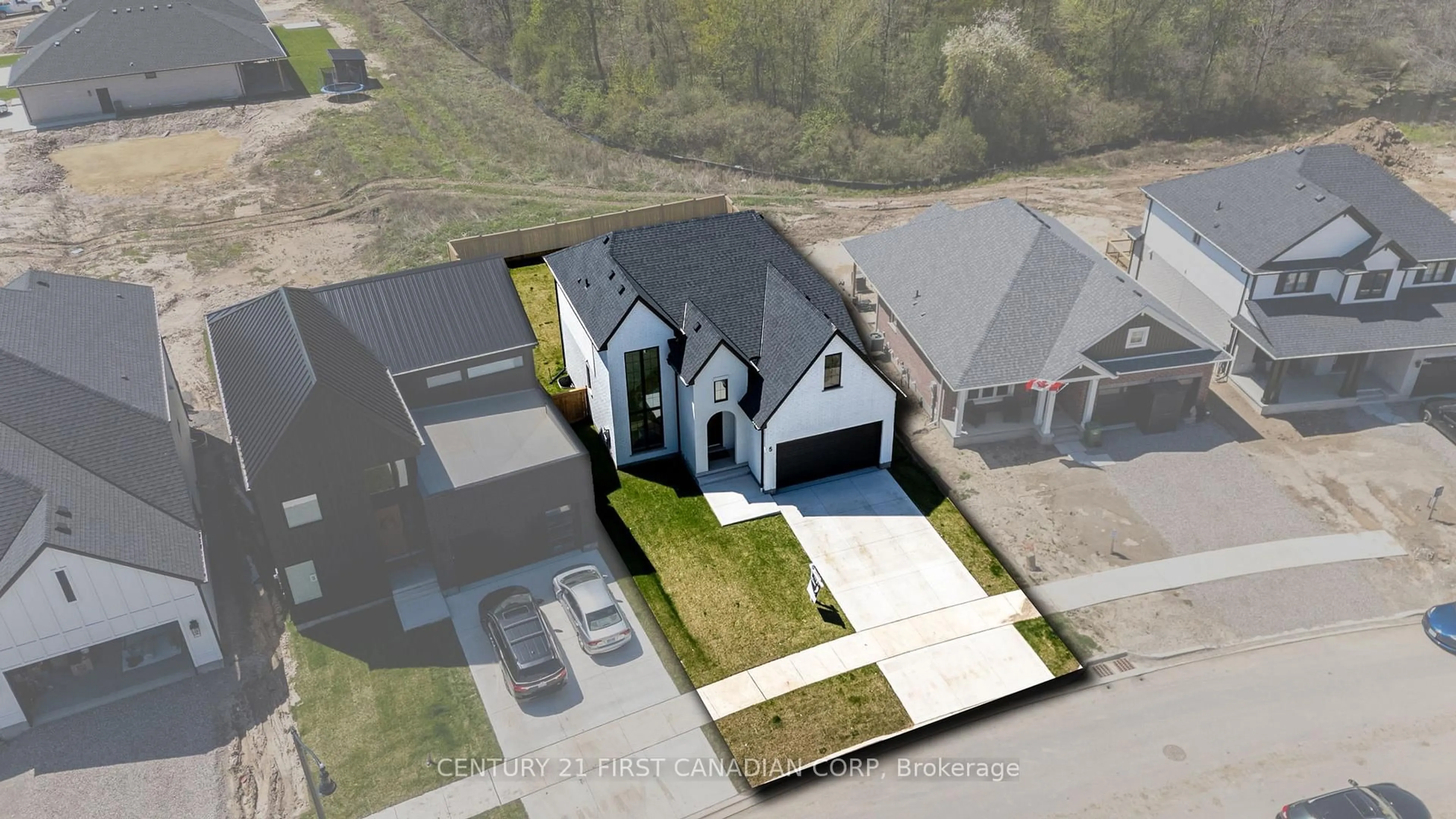 A pic from outside/outdoor area/front of a property/back of a property/a pic from drone, street for 5 Hartland Circ, St. Thomas Ontario N5R 0P2