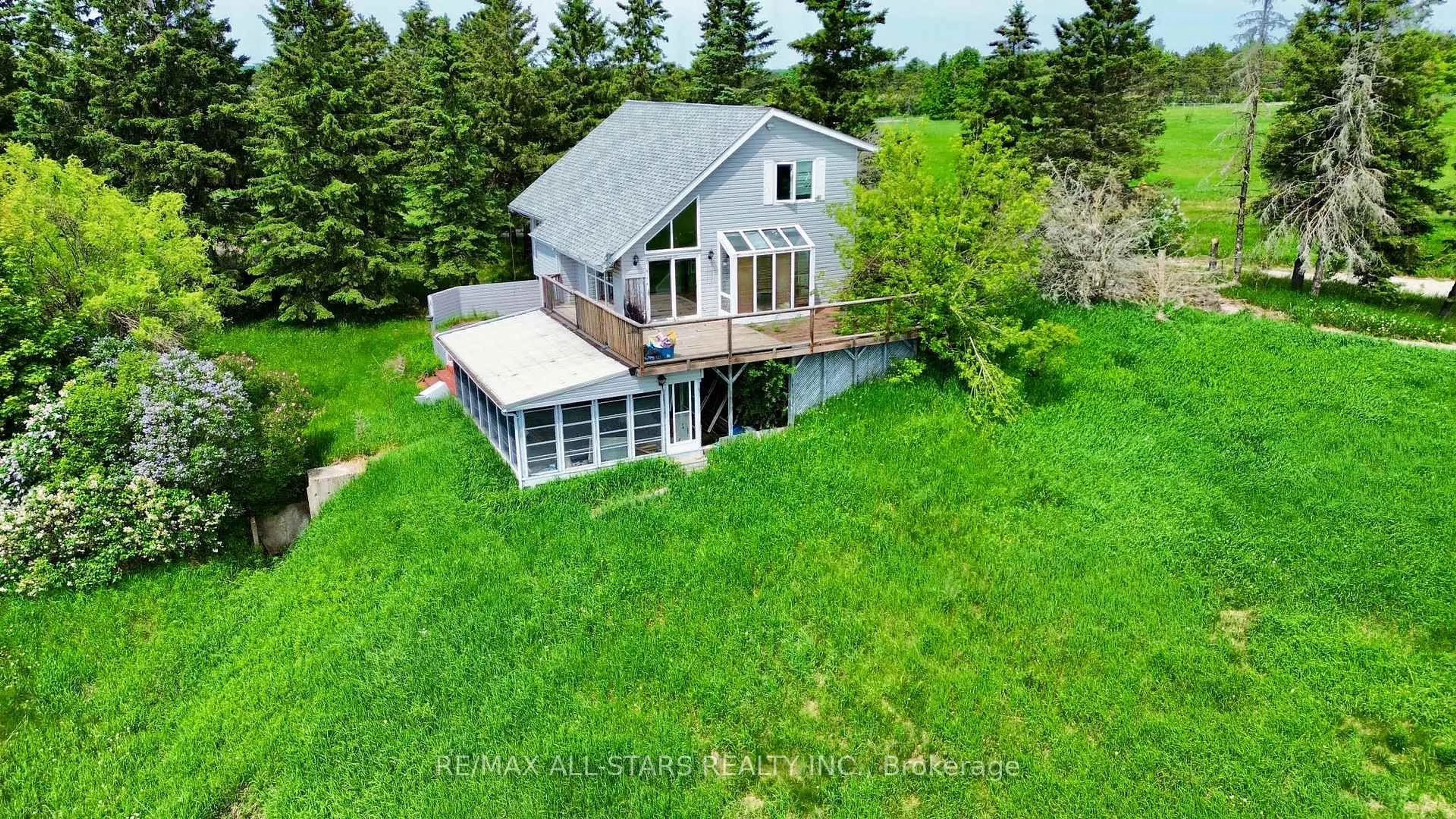 A pic from outside/outdoor area/front of a property/back of a property/a pic from drone, water/lake/river/ocean view for 674015 Hurontario St, Mono Ontario L9W 5R9