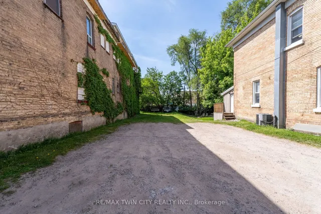 209 Dalhousie St, Brantford 5