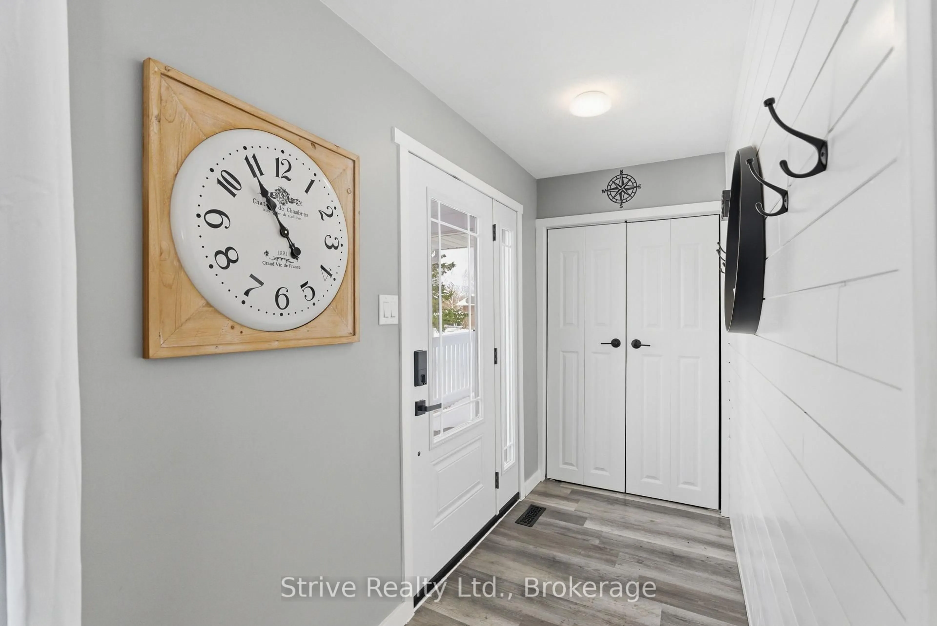 Indoor entryway for 386 Mount Nebo Rd, Kawartha Lakes Ontario K0L 2W0