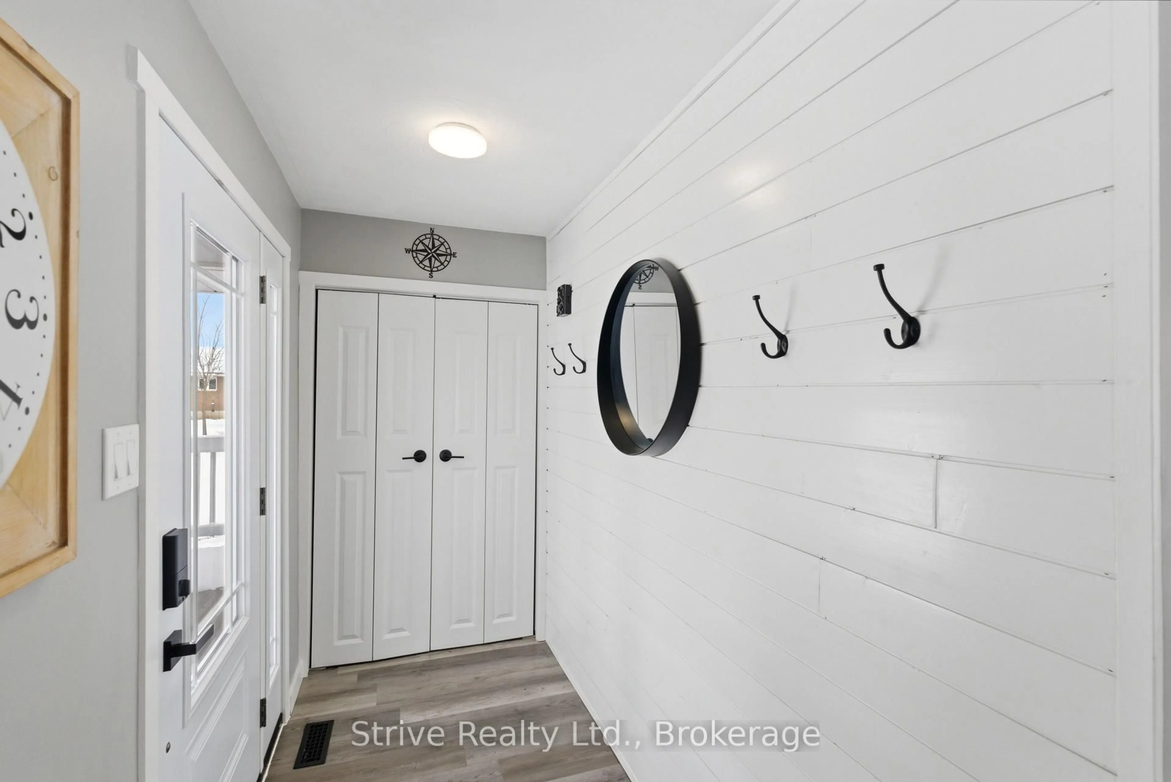 Indoor entryway for 386 Mount Nebo Rd, Kawartha Lakes Ontario K0L 2W0