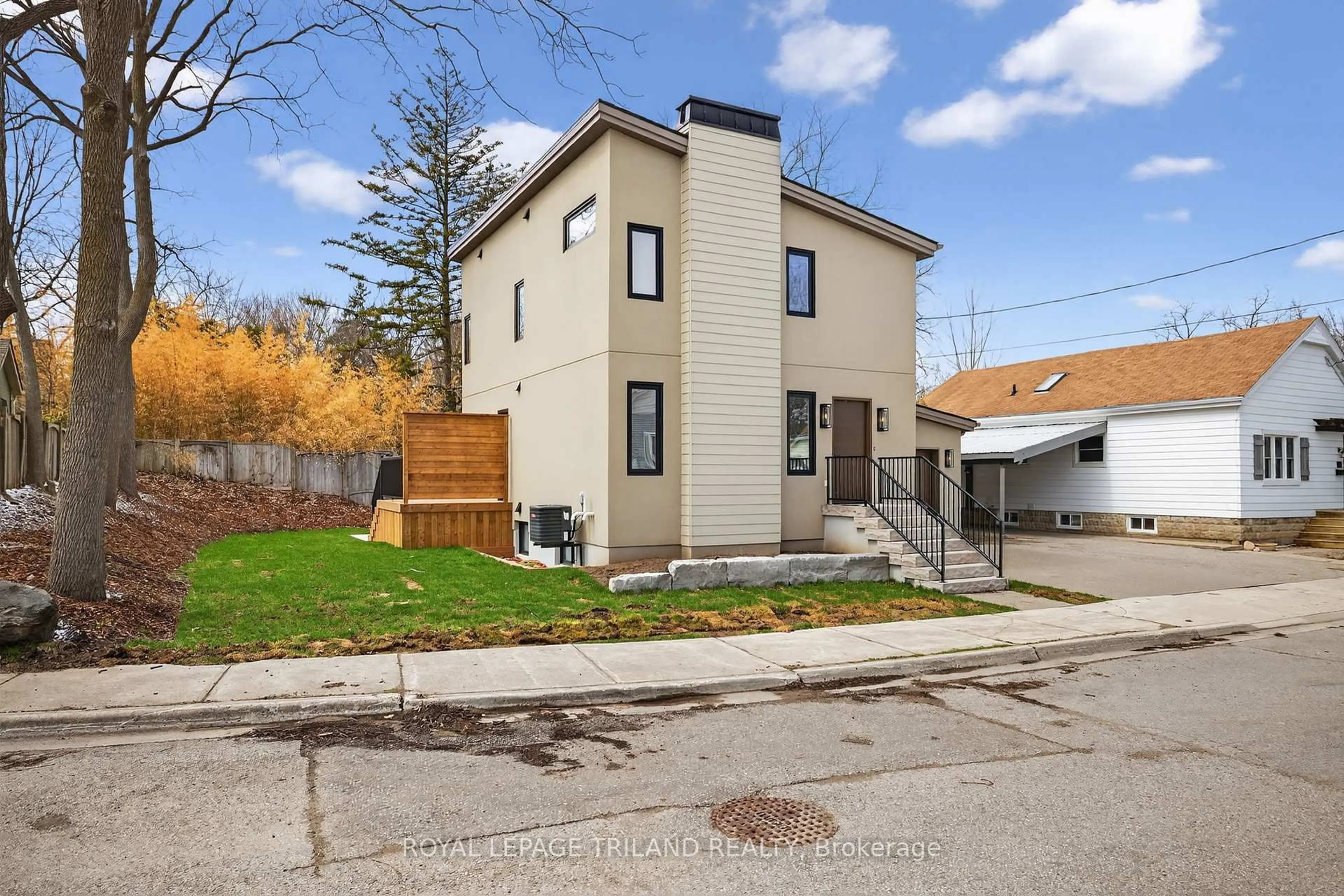 Unknown for 14 Lundy Lane, London South Ontario N6C 3G5