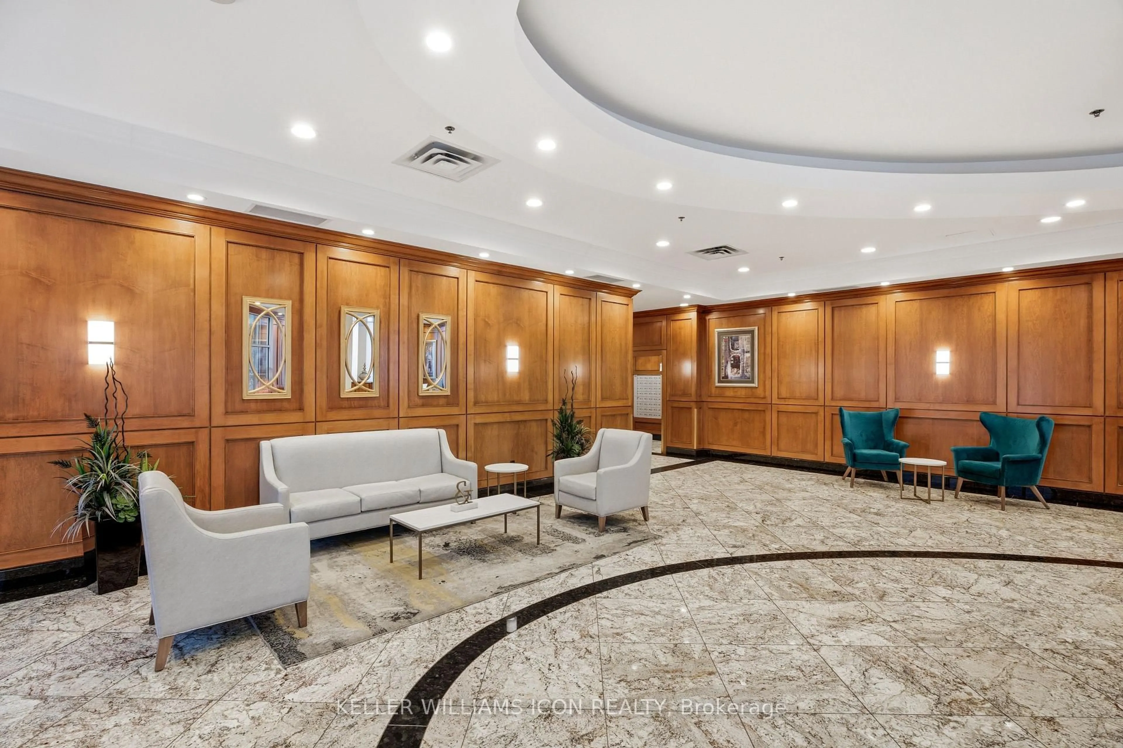 Lobby for 242 RIDEAU St #704, Ottawa Ontario K1N 0B7