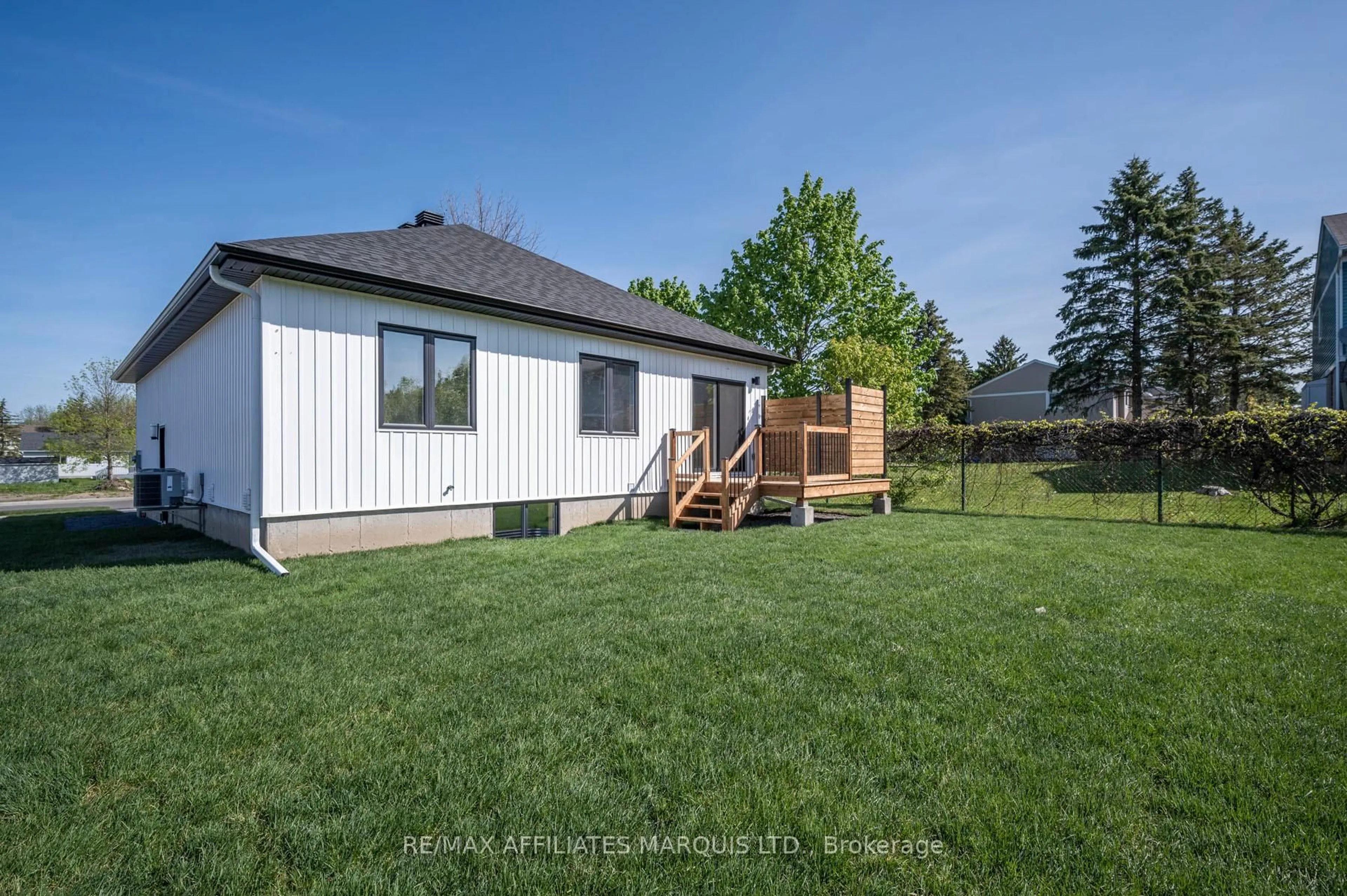 Unknown for 153 Marguerite D'youville St, Cornwall Ontario K6H 0J3