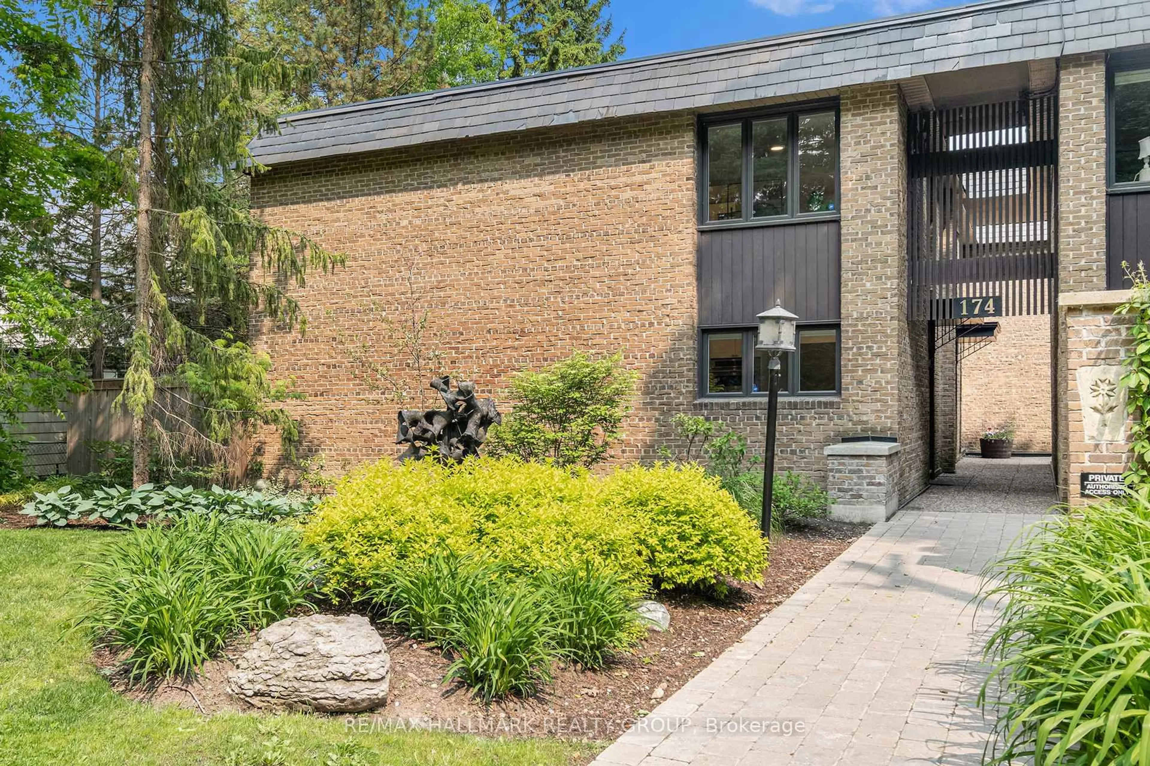 Home with brick exterior material, street for 174 Dufferin Rd #15, Ottawa Ontario K1M 2A6