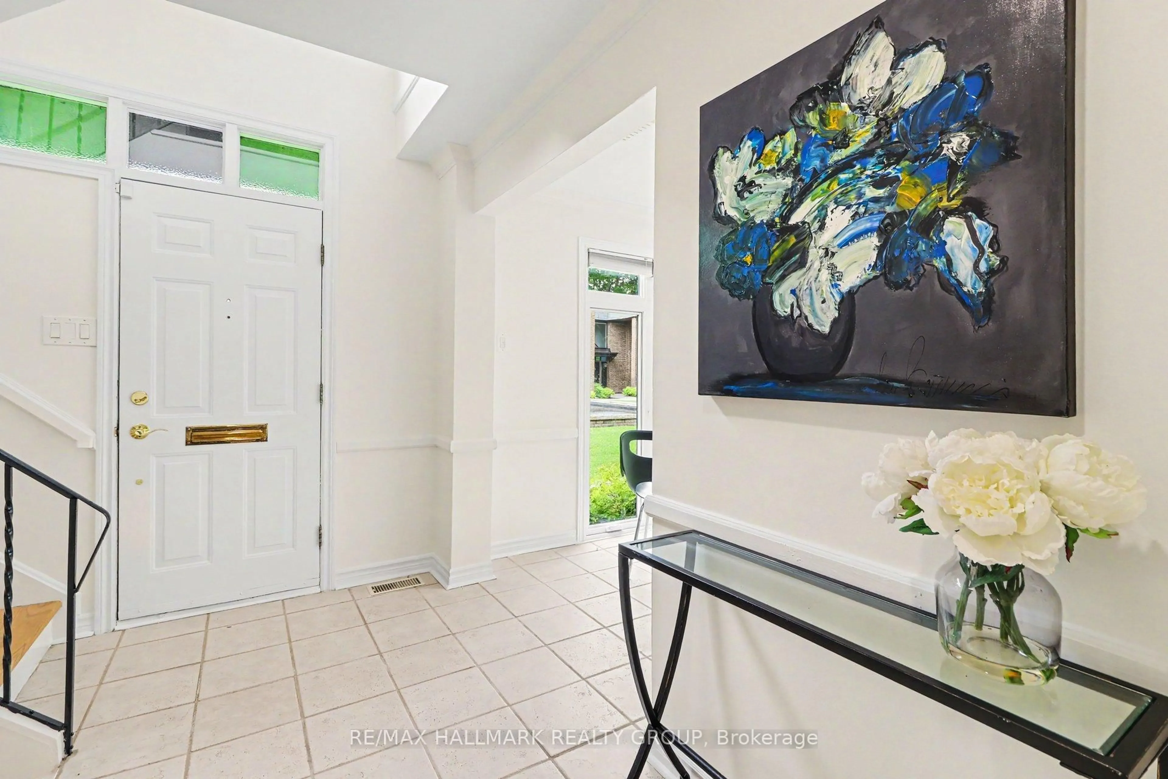 Indoor entryway for 174 Dufferin Rd #15, Ottawa Ontario K1M 2A6
